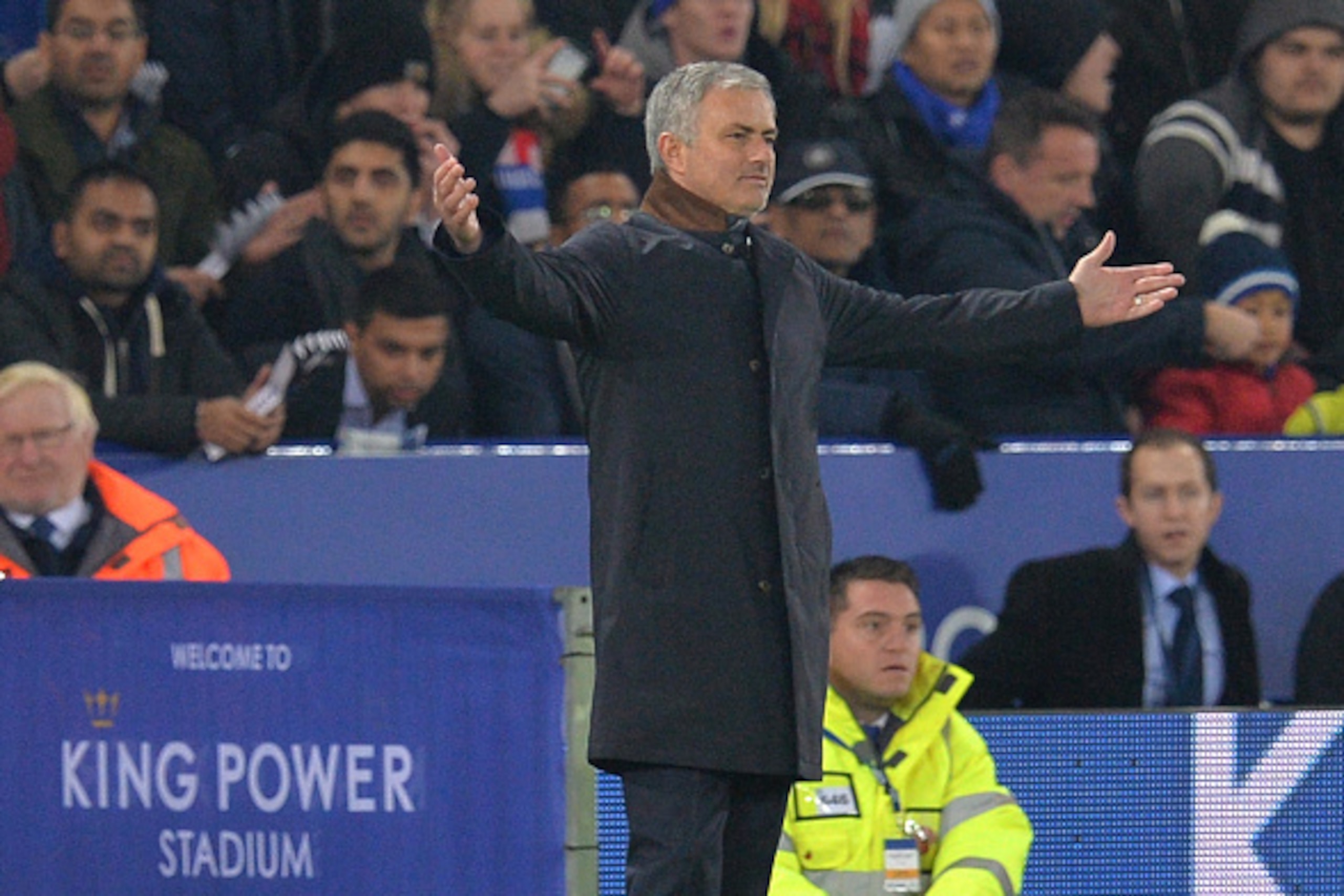Chelsea's Portuguese manager Jose Mourinho gestures during the English Premier League football match between Leicester City and Chelsea at the King Power Stadium in Leicester, central England on December 14, 2015. 
AFP PHOTO / PAUL ELLIS
RESTRICTED TO EDI