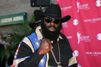 LAS VEGAS - MAY 18:  Mixed martial arts Kimbo Slice arrives at the 43rd annual Academy Of Country Music Awards held at the MGM Grand Garden Arena on May 18, 2008 in Las Vegas, Nevada.  (Photo by Frederick M. Brown/Getty Images)