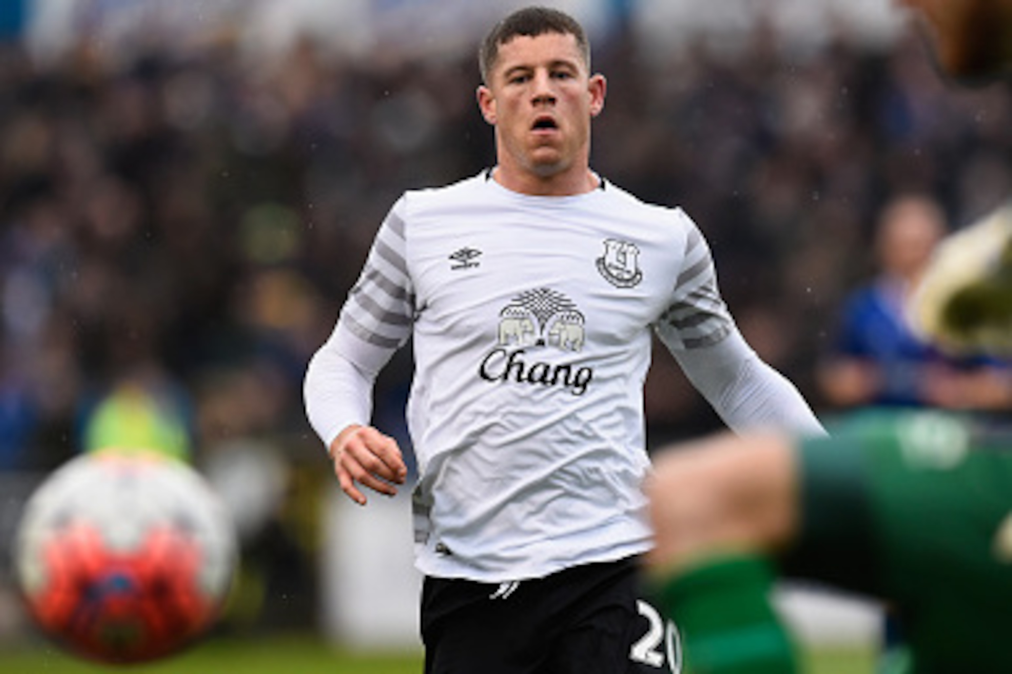 CARLISLE, ENGLAND - JANUARY 31: Ross Barkley of Everton in action during the Emirates FA Cup Fourth Round match between Carlisle United and Everton at Brunton Park on January 31, 2016 in Carlisle, England. (Photo by Stu Forster/Getty Images) CARLISLE, ENGLAND - JANUARY 31: Ross Barkley of Everton in action during the Emirates FA Cup Fourth Round match between Carlisle United and Everton at Brunton Park on January 31, 2016 in Carlisle, England. (Photo by Stu Forster/Getty Images)