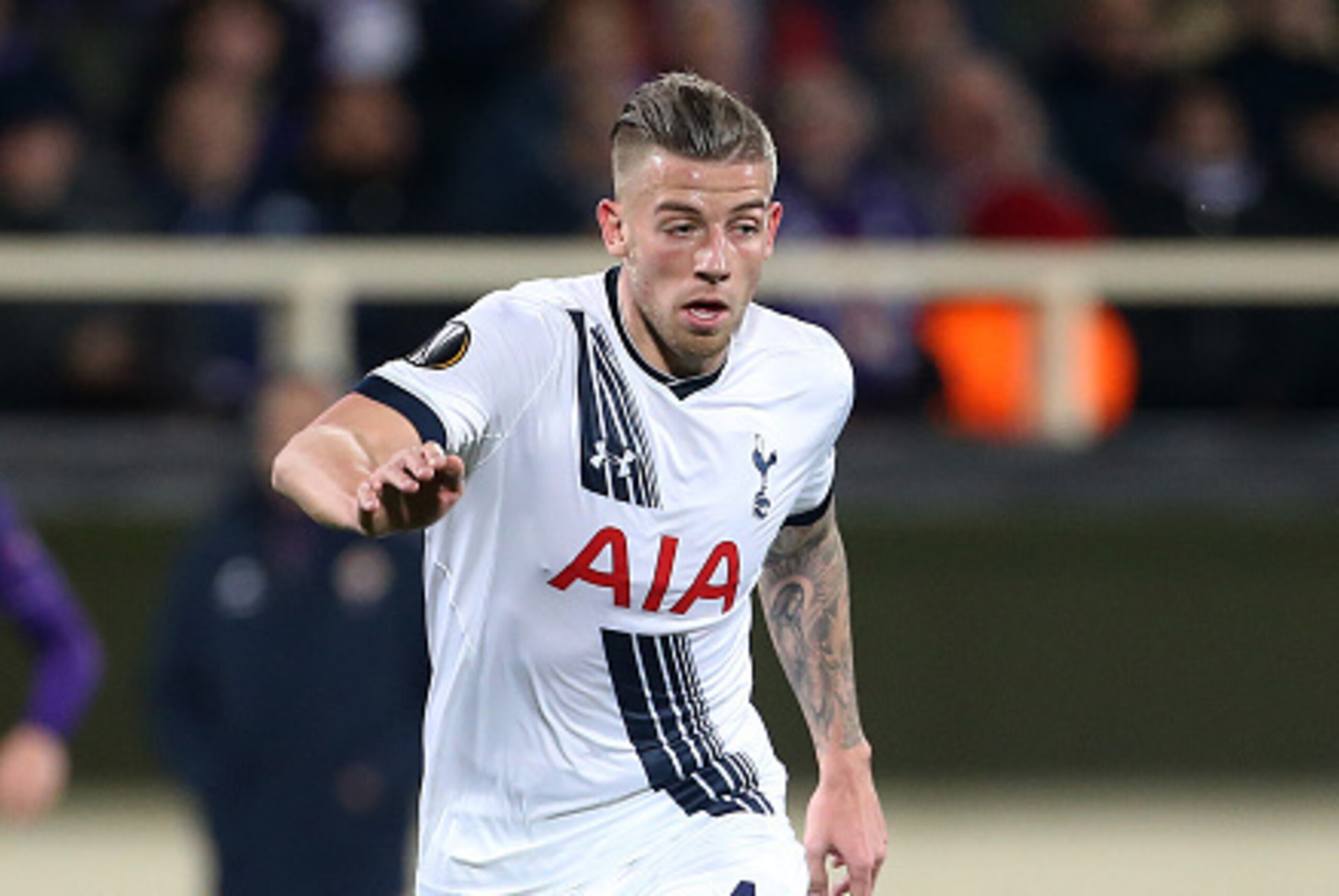 dFLORENCE - FEBRUARY 18: Toby Alderweireld of Tottenham in action during the UEFA Europa League round of 32 first leg match between Fiorentina and Tottenham Hotspur at Stadio Artemio Franchi on February 18, 2016 in Florence, Italy. (Photo by Jean Catuffe/