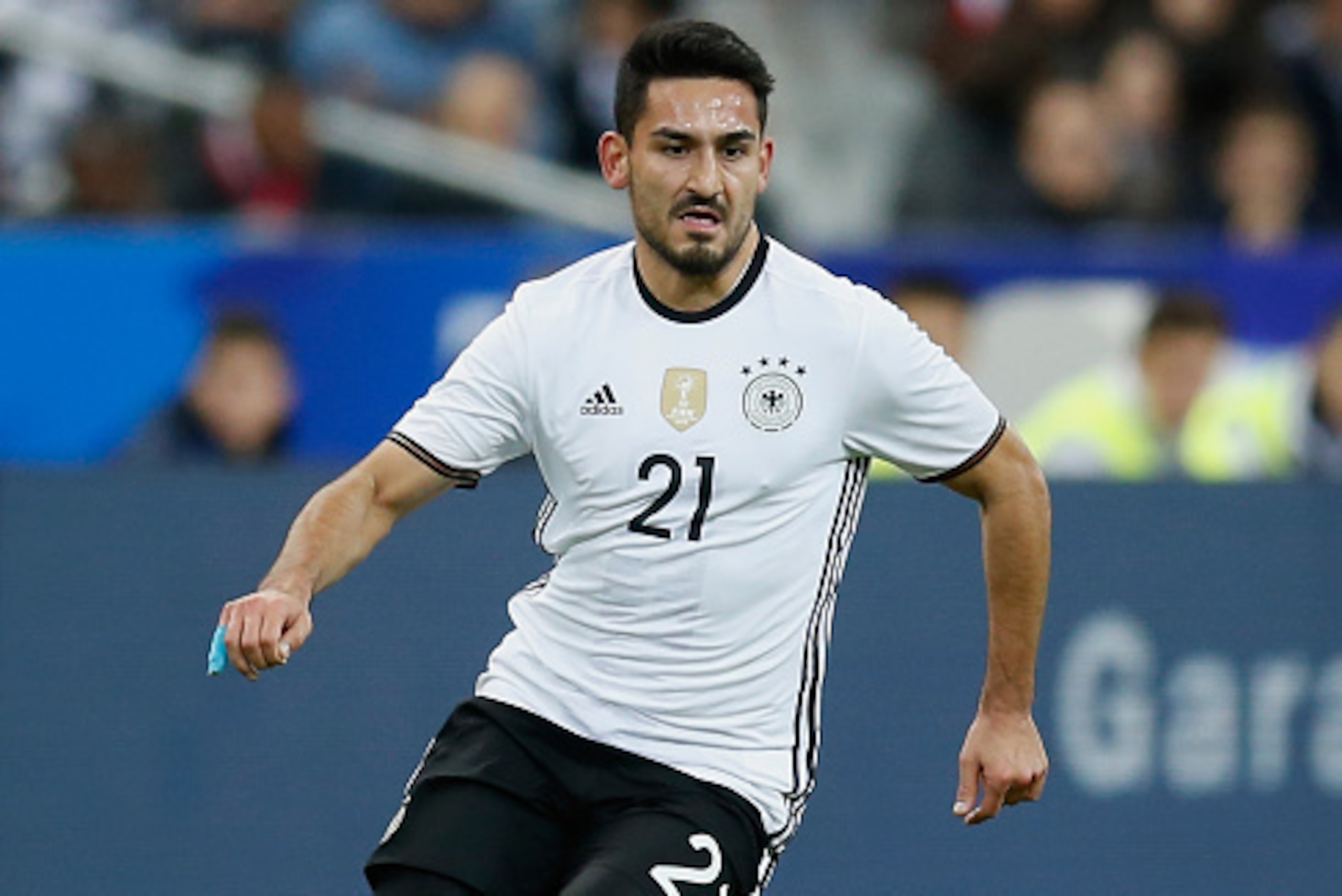 PARIS, FRANCE - NOVEMBER 13: Ilkay Guendogan of Germany runs with the ball during the International Friendly match between France and Germany at the Stade de France on November 13, 2015 in Paris, France. (Photo by Boris Streubel/Getty Images) PARIS, FRANCE - NOVEMBER 13: Ilkay Guendogan of Germany runs with the ball during the International Friendly match between France and Germany at the Stade de France on November 13, 2015 in Paris, France. (Photo by Boris Streubel/Getty Images)