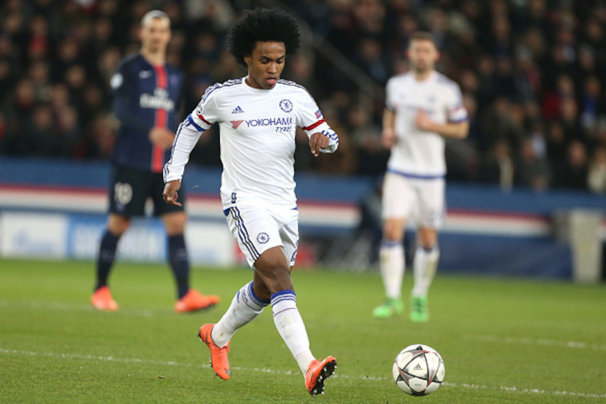 PARIS, FRANCE - FEBRUARY 16: Willian of Chelsea in action during during the UEFA Champions League round of 16 first leg match between Paris Saint-Germain (PSG) and Chelsea FC at Parc des Princes stadium on February 16, 2016 in Paris, France. (Photo by Jea PARIS, FRANCE - FEBRUARY 16: Willian of Chelsea in action during during the UEFA Champions League round of 16 first leg match between Paris Saint-Germain (PSG) and Chelsea FC at Parc des Princes stadium on February 16, 2016 in Paris, France. (Photo by Jea
