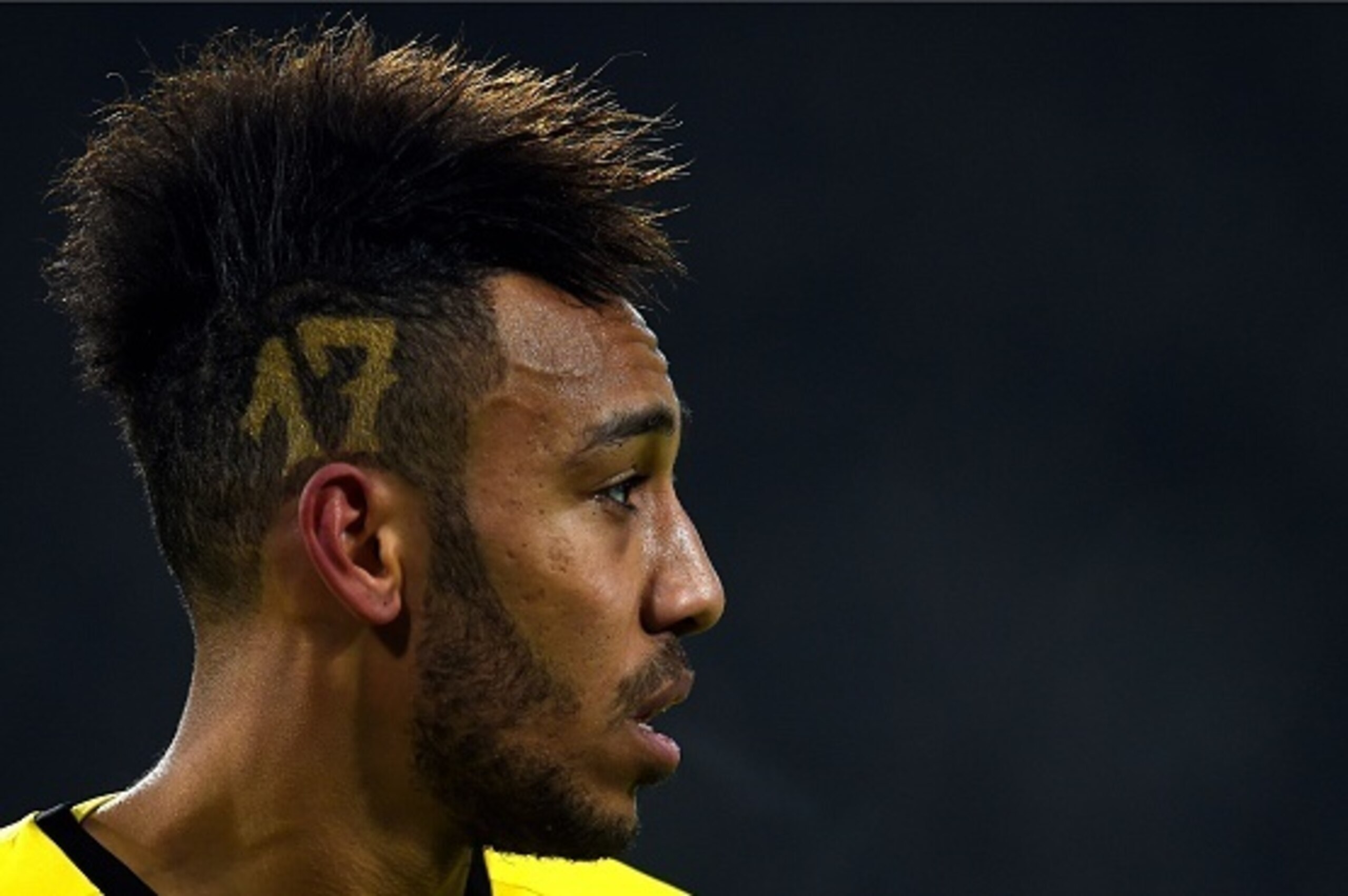 Dortmund's Gabonese striker Pierre-Emerick Aubameyang reacts during the UEFA Europa League Round of 32 football match between Borussia Dortmund and FC Porto in Dortmund, western Germany on February 18, 2016.
/ AFP / PATRIK STOLLARZ (Photo credit Dortmund's Gabonese striker Pierre-Emerick Aubameyang reacts during the UEFA Europa League Round of 32 football match between Borussia Dortmund and FC Porto in Dortmund, western Germany on February 18, 2016.
/ AFP / PATRIK STOLLARZ (Photo credit