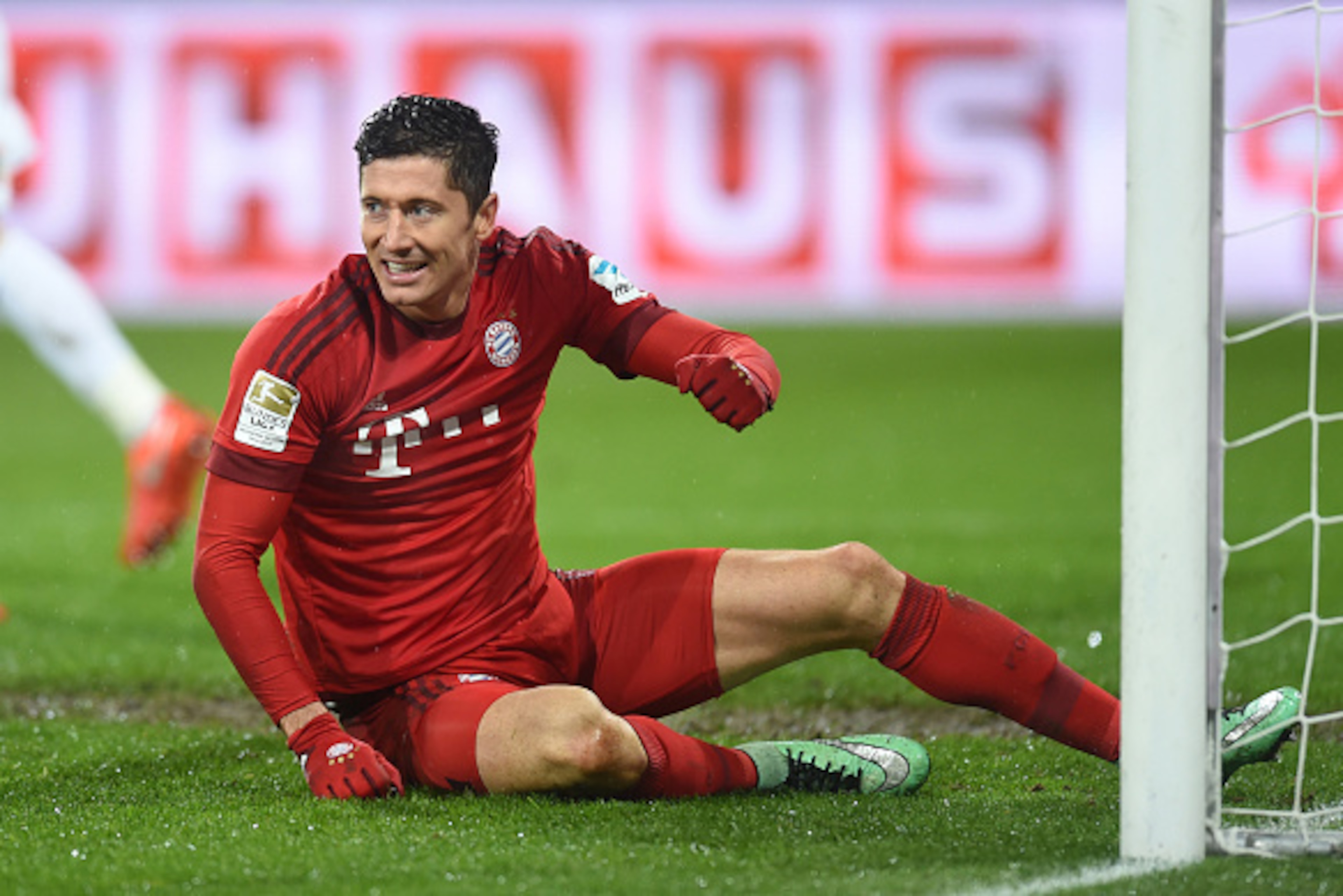Bayern Munich's Polish striker Robert Lewandowski reacts during the German first division Bundesliga football match FC Augsburg 1907 and FC Bayern Munich in the stadium in Augsburg, on February 14, 2016. 

 / AFP / CHRISTOF STACHE        (Photo credit sho