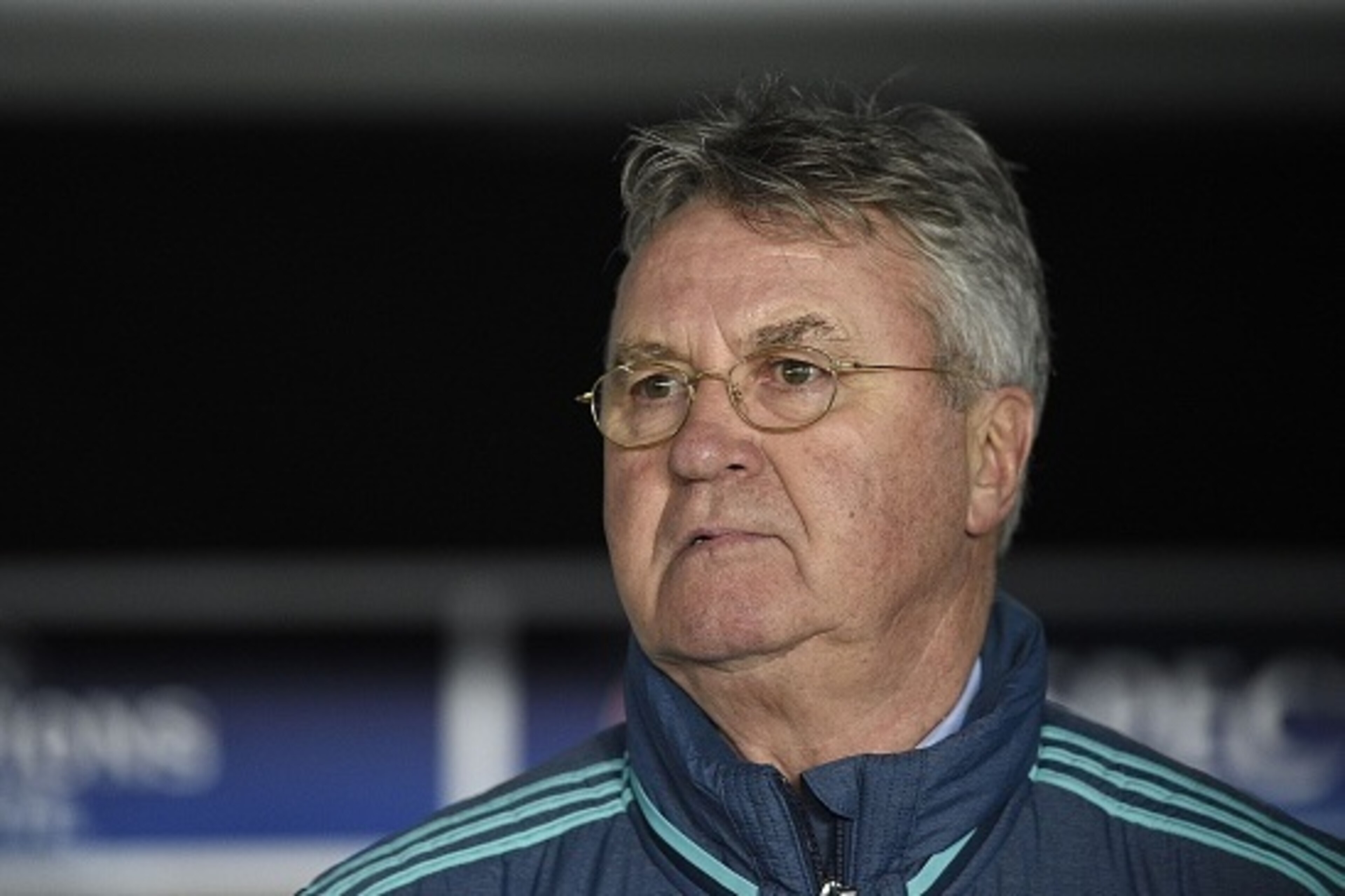 Chelsea's Dutch manager Guus Hiddink attends the Champions League round of 16 first leg football match between Paris Saint-Germain (PSG) and Chelsea FC on February 16, 2016, at the Parc des Princes stadium in Paris. / AFP / FRANCK FIFE        (Photo credi