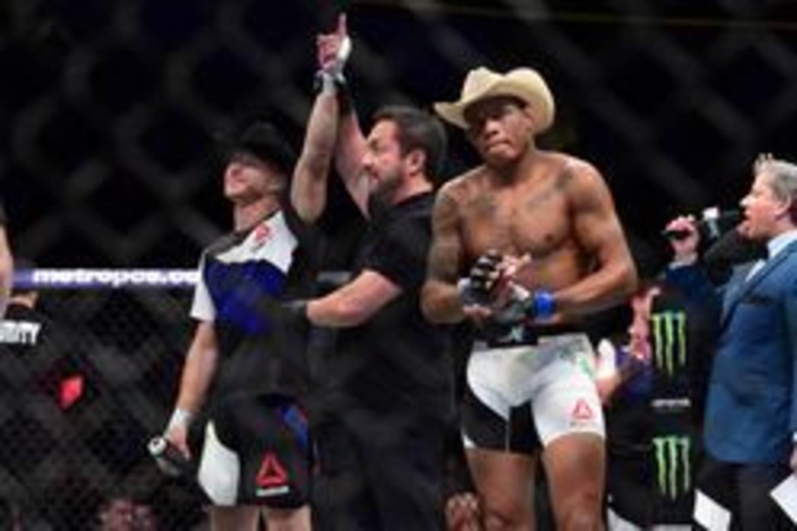 Feb 21, 2016; Pittsburgh, PA, USA; Donald Cerrone (left) reacts as he is named the winner by submission against Alex Oliveira (blue gloves) during UFC Fight Night at the Consol Energy Center. Mandatory Credit: David Dermer-USA TODAY Sports Feb 21, 2016; Pittsburgh, PA, USA; Donald Cerrone (left) reacts as he is named the winner by submission against Alex Oliveira (blue gloves) during UFC Fight Night at the Consol Energy Center. Mandatory Credit: David Dermer-USA TODAY Sports