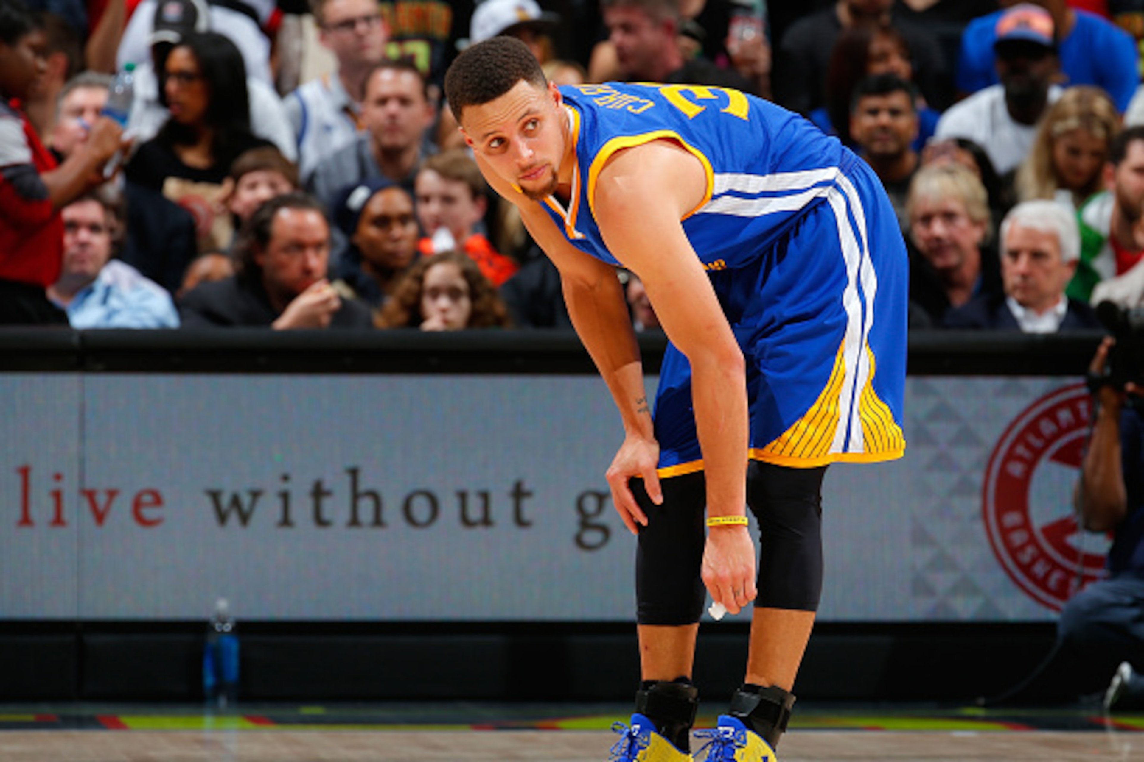 ATLANTA, GA - FEBRUARY 22: Stephen Curry #30 of the Golden State Warriors looks on during the game against the Atlanta Hawks at Philips Arena on February 22, 2016 in Atlanta, Georgia. NOTE TO USER User expressly acknowledges and agrees that, by download ATLANTA, GA - FEBRUARY 22: Stephen Curry #30 of the Golden State Warriors looks on during the game against the Atlanta Hawks at Philips Arena on February 22, 2016 in Atlanta, Georgia. NOTE TO USER User expressly acknowledges and agrees that, by download