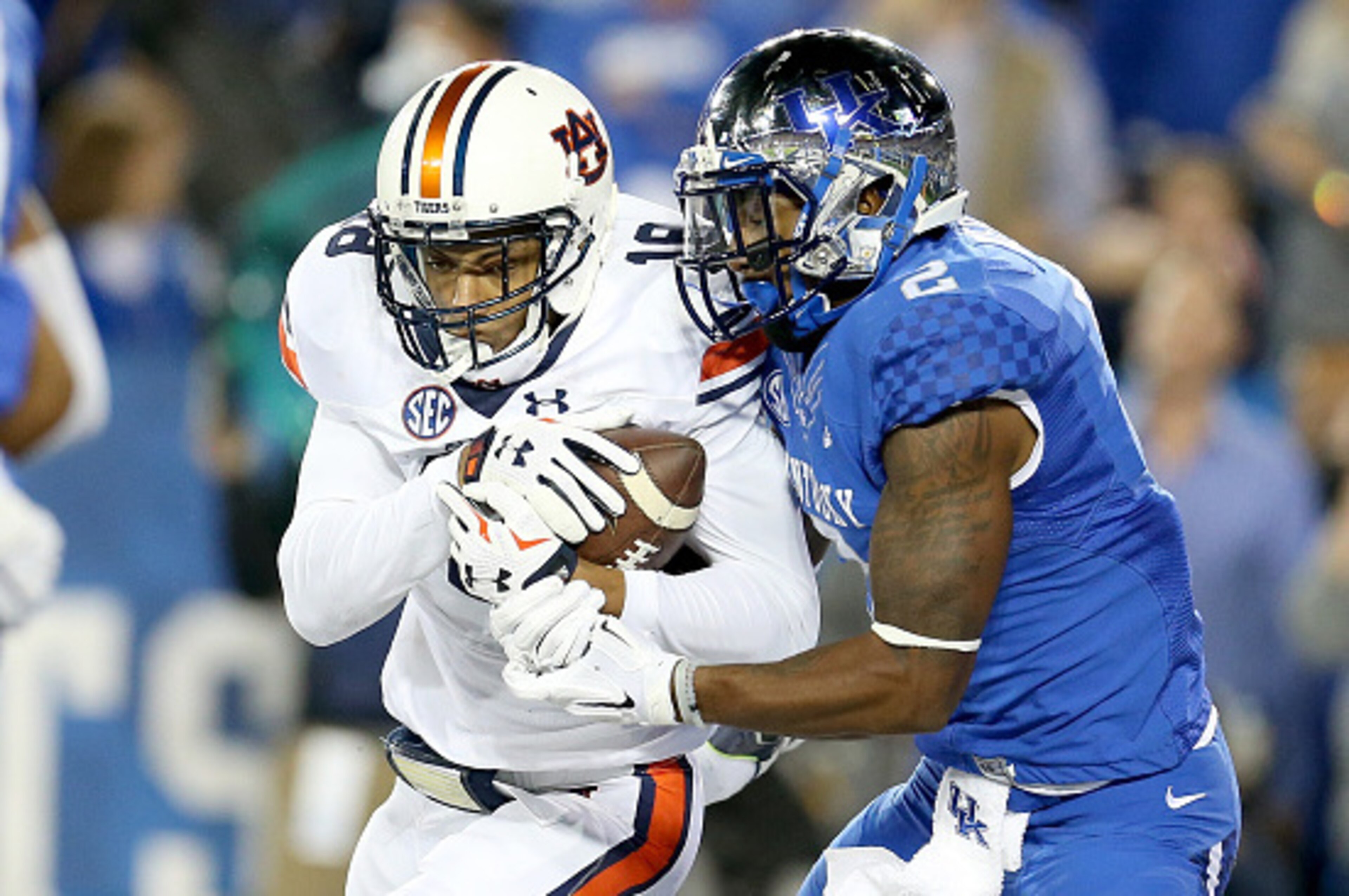 LEXINGTON, KY - OCTOBER 15: T Carlton Davis #18 of the Auburn Tigers intercepts a pass in the endzone against the Kentucky Wildcats at Commonwealth Stadium on October 15, 2015 in Lexington, Kentucky. (Photo by Andy Lyons/Getty Images) LEXINGTON, KY - OCTOBER 15: T Carlton Davis #18 of the Auburn Tigers intercepts a pass in the endzone against the Kentucky Wildcats at Commonwealth Stadium on October 15, 2015 in Lexington, Kentucky. (Photo by Andy Lyons/Getty Images)