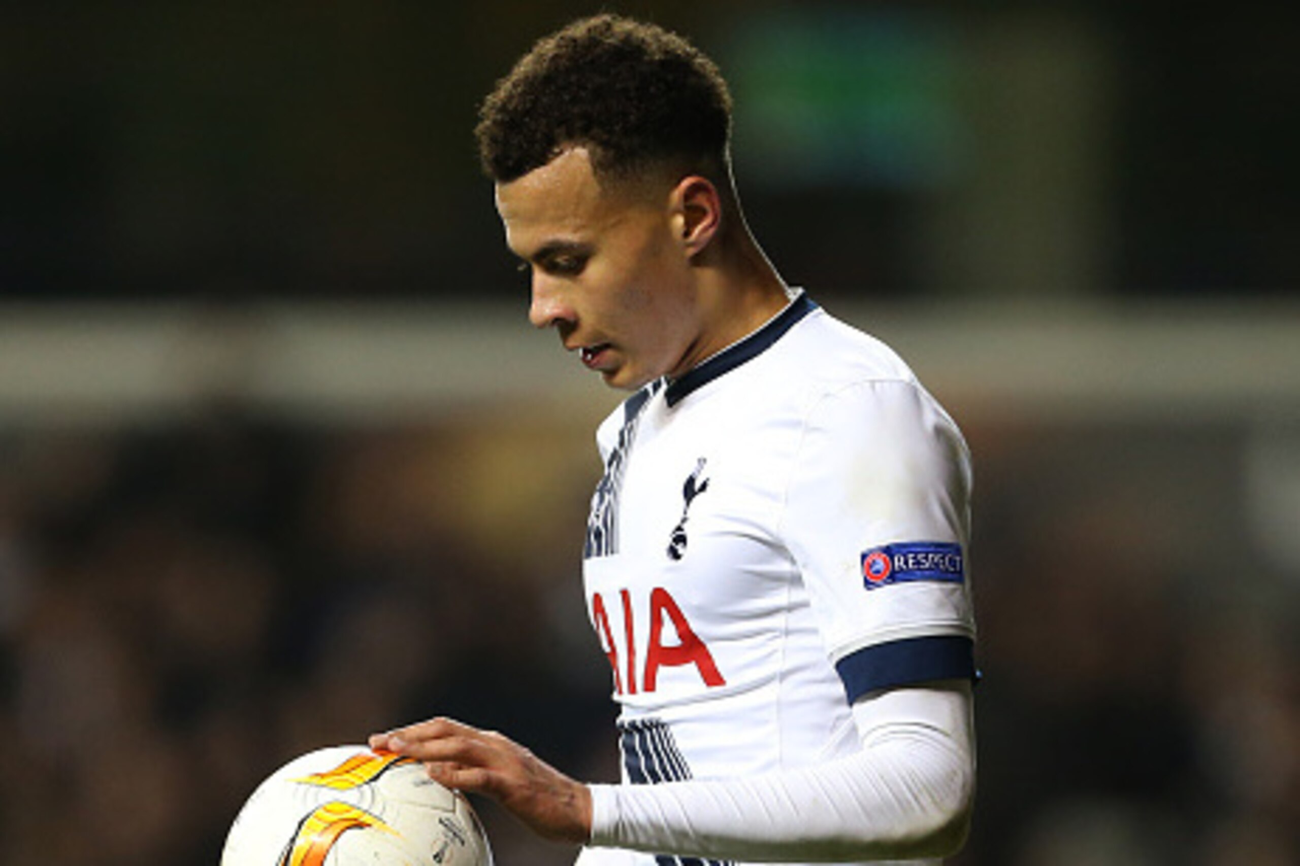 LONDON, ENGLAND - FEBRUARY 25 :  Dele Alli of Tottenham Hotspur bounces the ball during the UEFA Europa League match between Tottenham Hotspur and Fiorentina at White Hart Lane on February 25, 2016 in London, United Kingdom.  (Photo by Catherine Ivill - A