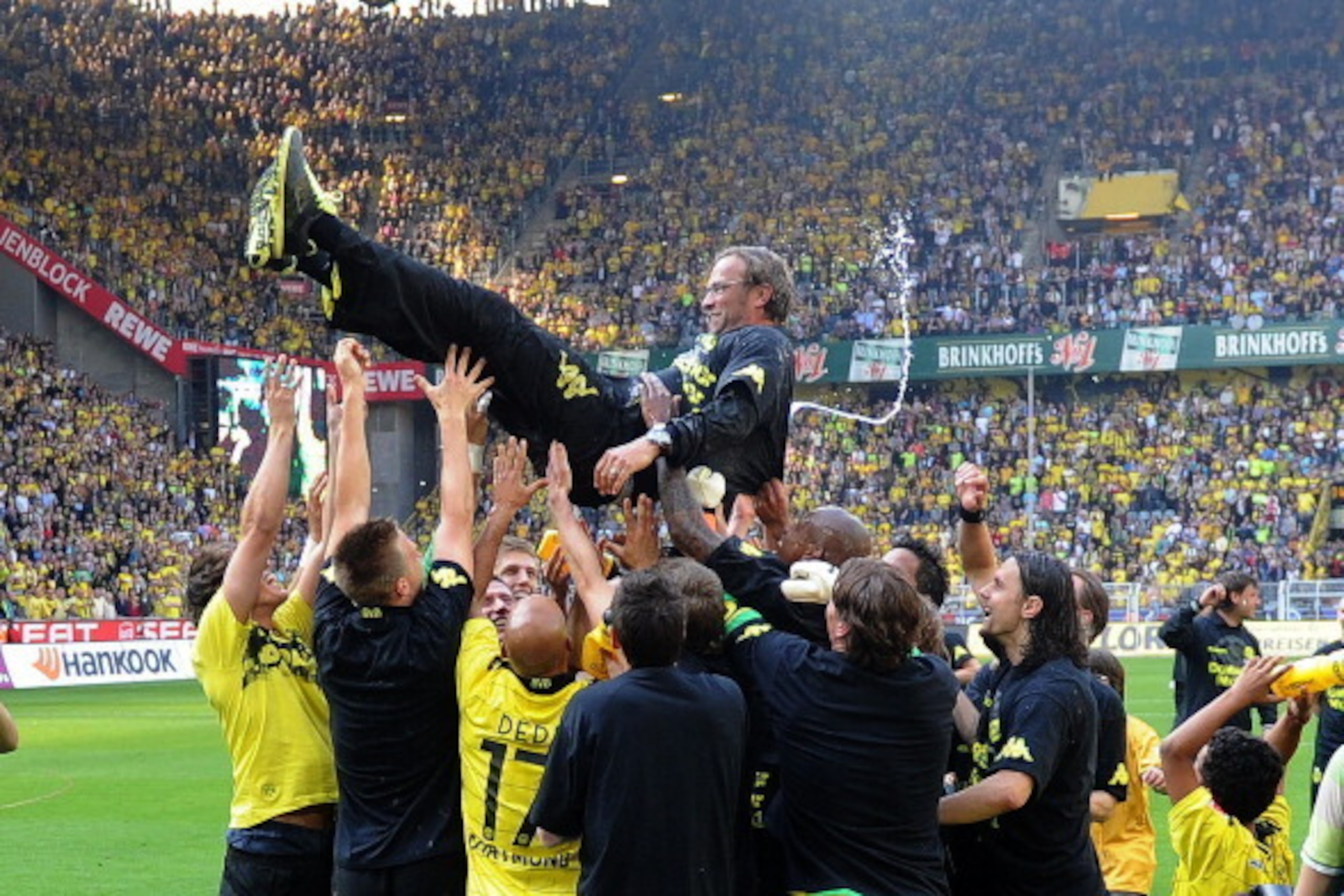 RESTRICTIONS / EMBARGO - ONLINE CLIENTS MAY USE UP TO SIX IMAGES DURING EACH MATCH WITHOUT THE AUTHORISATION OF THE DFL. NO MOBILE USE DURING THE MATCH AND FOR A FURTHER TWO HOURS AFTERWARDS IS PERMITTED WITHOUT THE AUTHORISATION OF THE DFL.Dortmund's pla