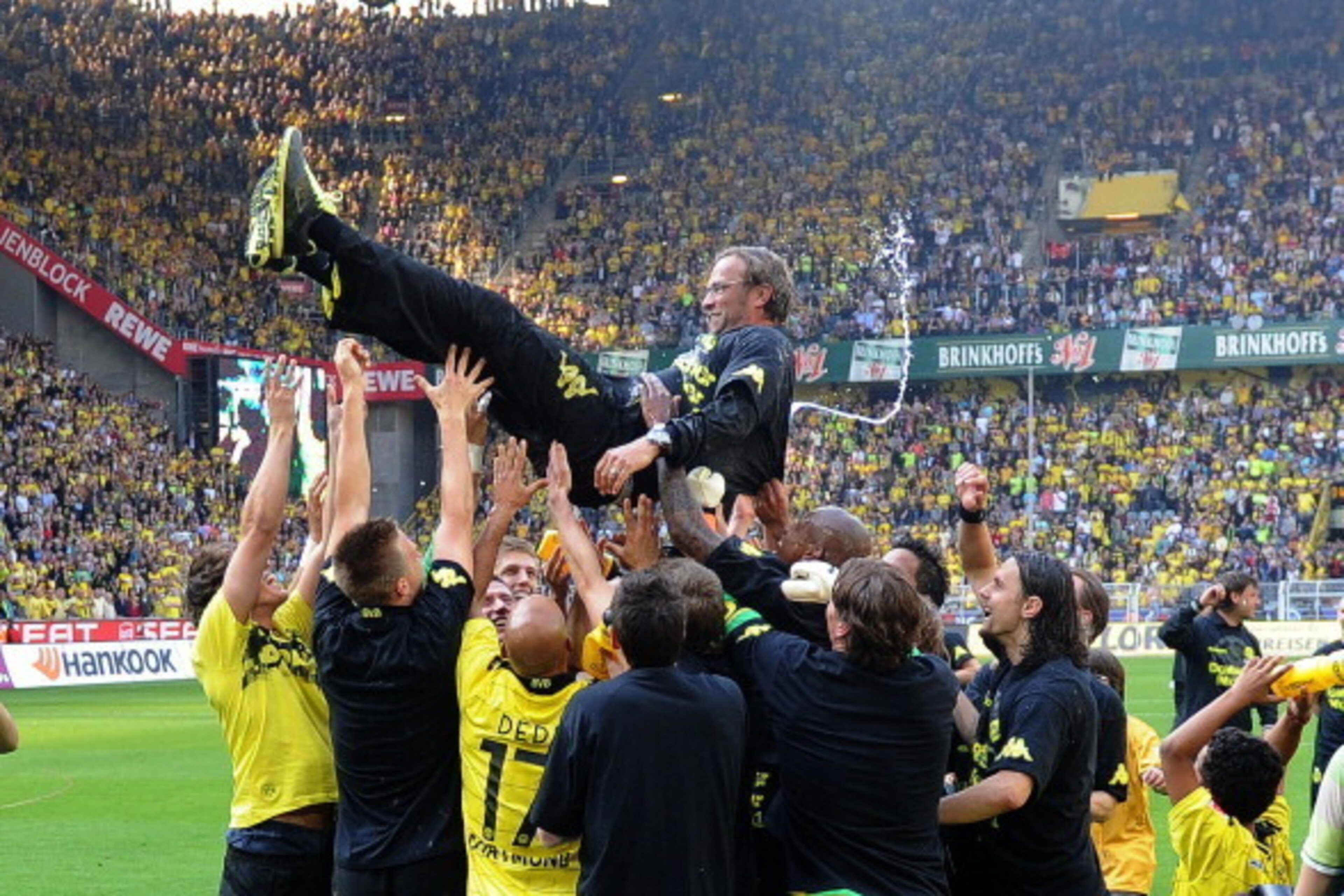 RESTRICTIONS / EMBARGO - ONLINE CLIENTS MAY USE UP TO SIX IMAGES DURING EACH MATCH WITHOUT THE AUTHORISATION OF THE DFL. NO MOBILE USE DURING THE MATCH AND FOR A FURTHER TWO HOURS AFTERWARDS IS PERMITTED WITHOUT THE AUTHORISATION OF THE DFL.Dortmund's pla RESTRICTIONS / EMBARGO - ONLINE CLIENTS MAY USE UP TO SIX IMAGES DURING EACH MATCH WITHOUT THE AUTHORISATION OF THE DFL. NO MOBILE USE DURING THE MATCH AND FOR A FURTHER TWO HOURS AFTERWARDS IS PERMITTED WITHOUT THE AUTHORISATION OF THE DFL.Dortmund's pla