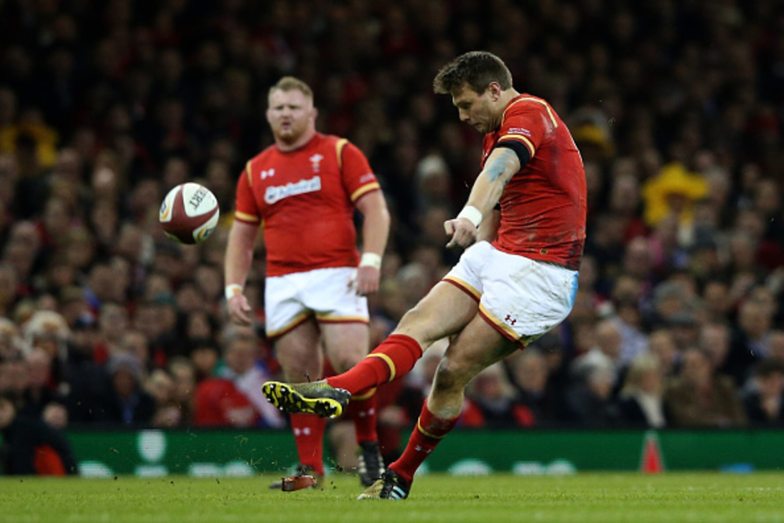 CARDIFF, WALES - FEBRUARY 26:  Dan Biggar of Wales misses with a penalty kick at goal during the RBS Six Nations match between Wales and France at the Principality Stadium on February 26, 2016 in Cardiff, Wales.  (Photo by David Rogers/Getty Images)