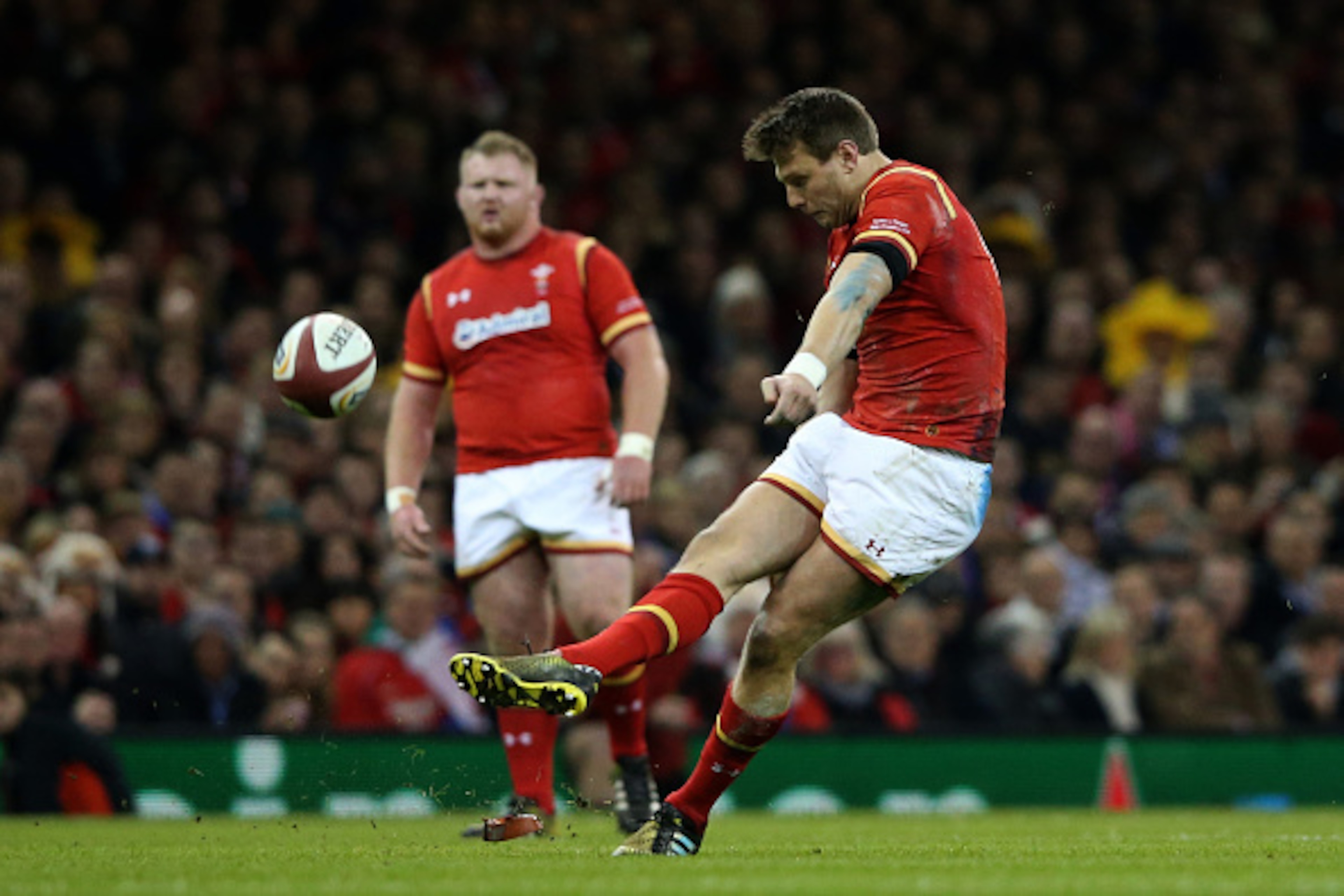 CARDIFF, WALES - FEBRUARY 26:  Dan Biggar of Wales misses with a penalty kick at goal during the RBS Six Nations match between Wales and France at the Principality Stadium on February 26, 2016 in Cardiff, Wales.  (Photo by David Rogers/Getty Images)