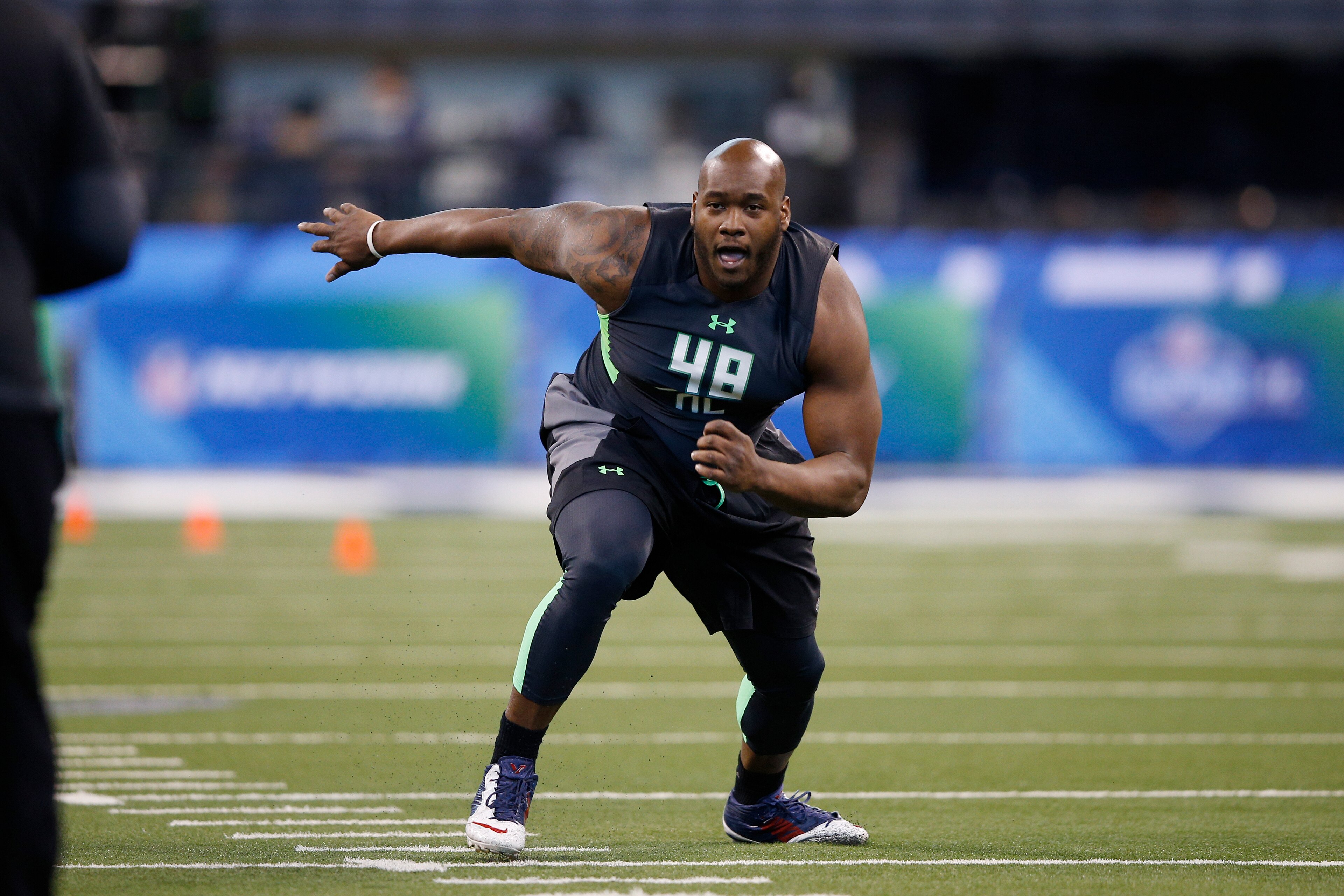 INDIANAPOLIS, IN - FEBRUARY 26: Offensive lineman Laremy Tunsil of Ole Miss participates in a drill during the 2016 NFL Scouting Combine at Lucas Oil Stadium on February 26, 2016 in Indianapolis, Indiana. (Photo by Joe Robbins/Getty Images) INDIANAPOLIS, IN - FEBRUARY 26: Offensive lineman Laremy Tunsil of Ole Miss participates in a drill during the 2016 NFL Scouting Combine at Lucas Oil Stadium on February 26, 2016 in Indianapolis, Indiana. (Photo by Joe Robbins/Getty Images)