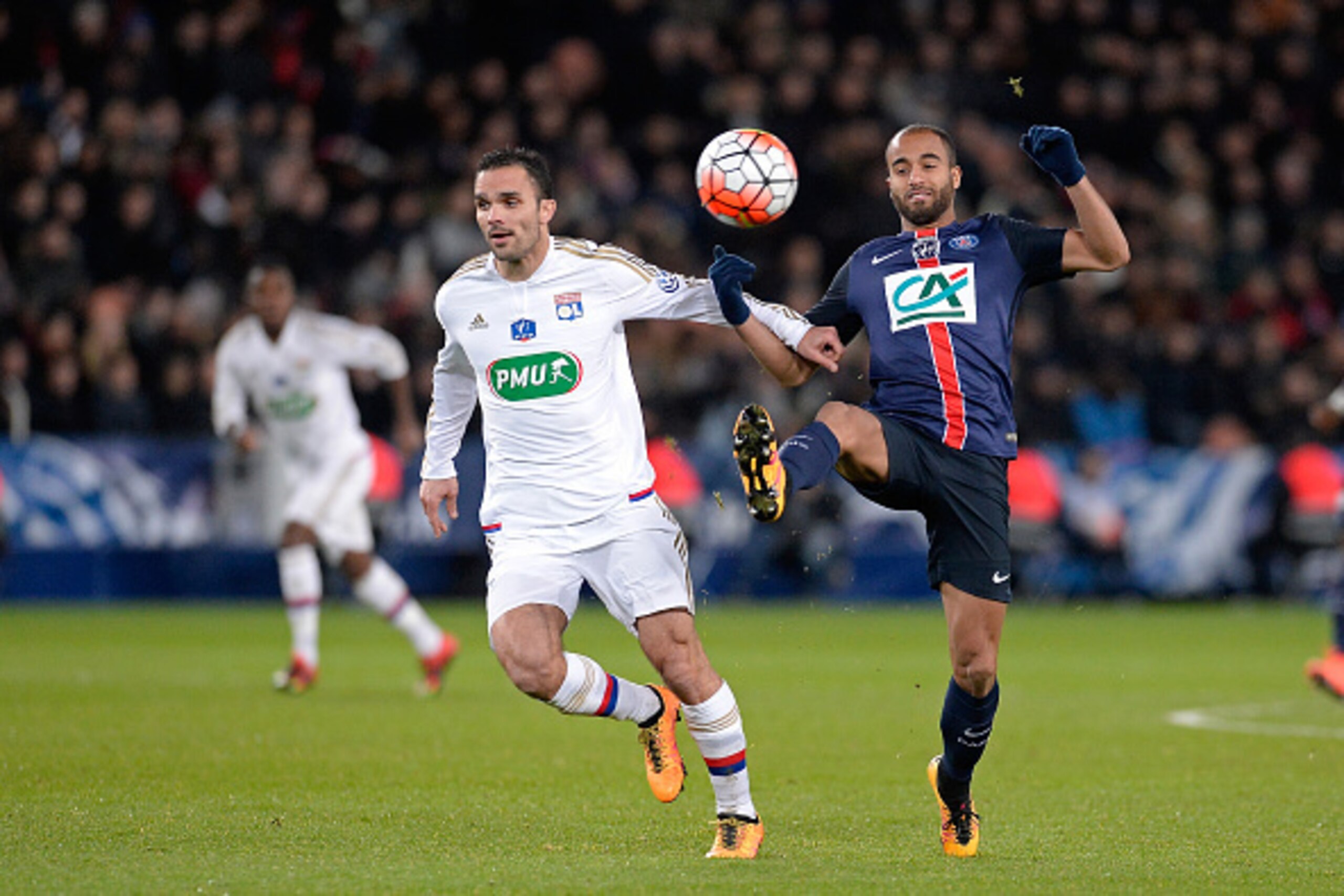 PARIS, FRANCE - FEBRUARY 10: Lucas of Paris Saint-Germain controls the ball during the French Cup game between the Paris Saint-Germain and Olympique Lyonnais at Parc des Princes on February 10, 2016 in Paris, France. (Photo by Aurelien Meunier/Getty Image