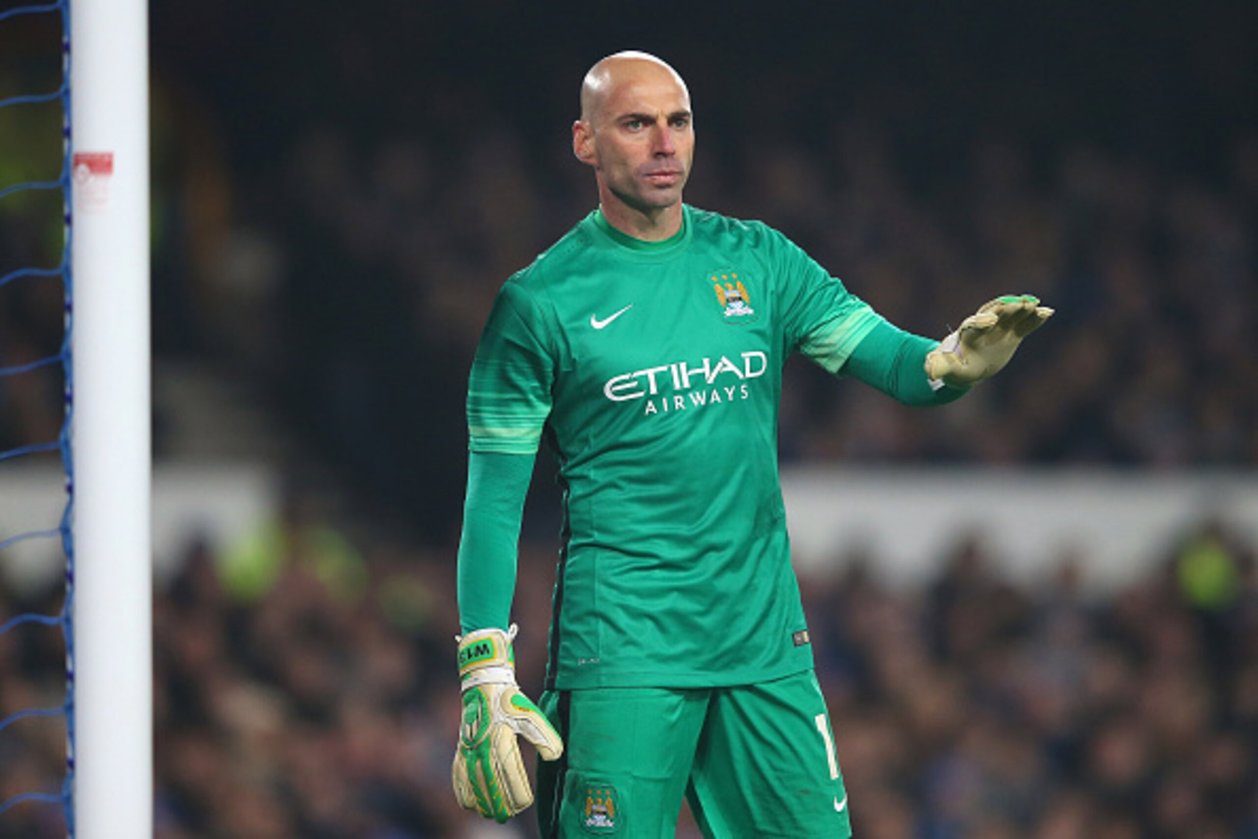 LIVERPOOL, ENGLAND - JANUARY 06:  Willy Caballero of Manchester City during the Capital One Cup Semi Final First Leg match between Everton and Manchester City at Goodison Park on January 6, 2016 in Liverpool, England.  (Photo by Alex Livesey/Getty Images)