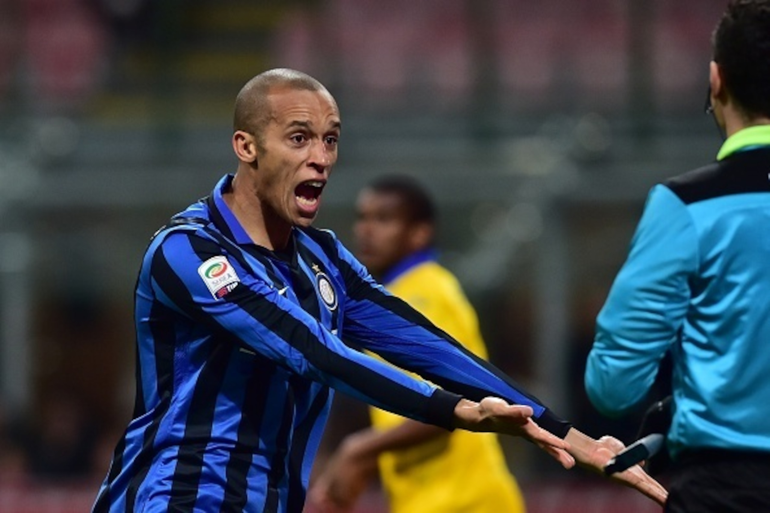 Inter Milan's Brazilian defender Joao Miranda celebrates after scoring a goal during the Italian Serie A football match between Inter Milan and Sampdoria at San Siro Stadium in Milan on Febrauary 20, 2016. / AFP / GIUSEPPE CACACE (Photo credit shou Inter Milan's Brazilian defender Joao Miranda celebrates after scoring a goal during the Italian Serie A football match between Inter Milan and Sampdoria at San Siro Stadium in Milan on Febrauary 20, 2016. / AFP / GIUSEPPE CACACE (Photo credit shou