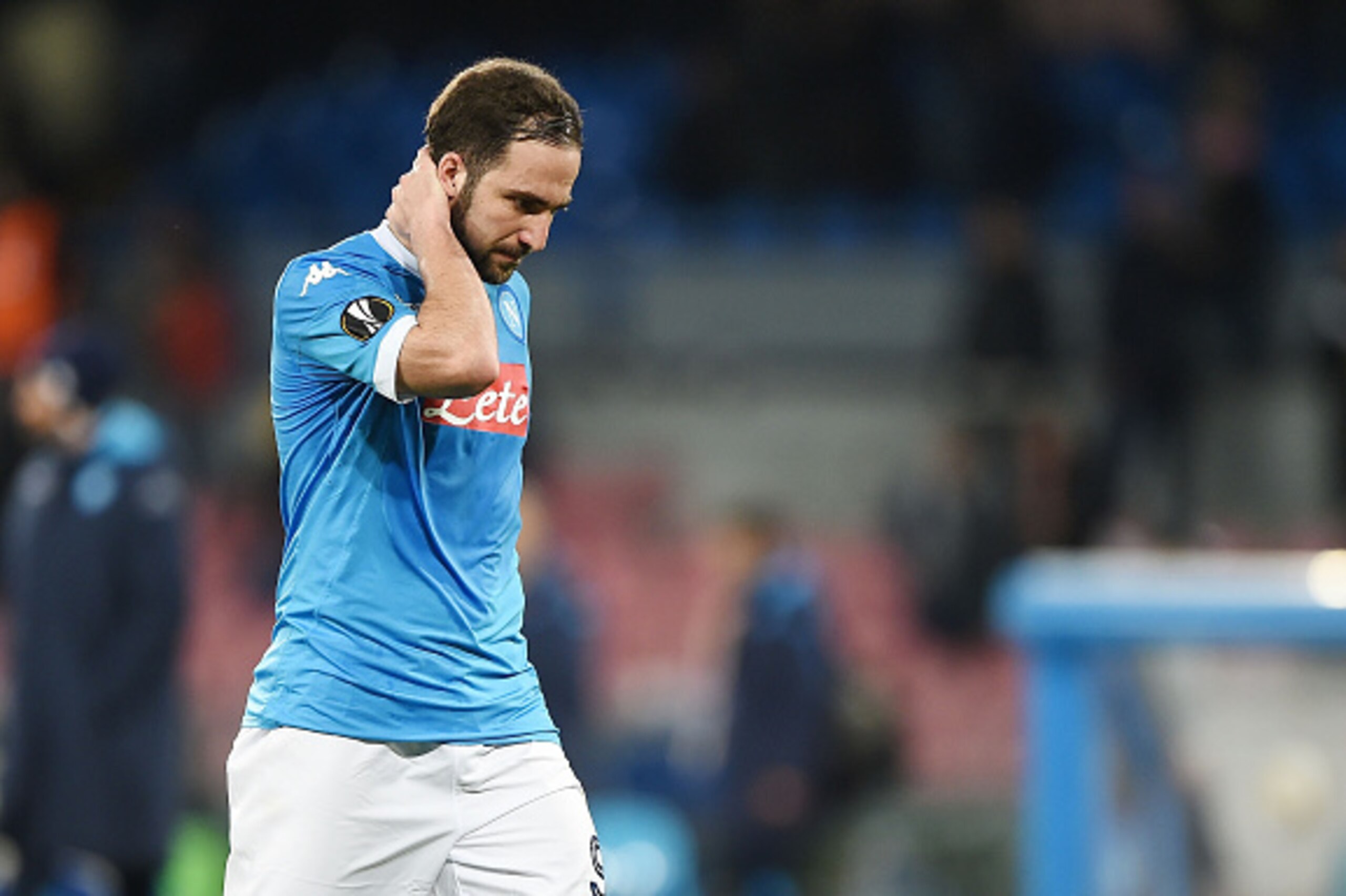NAPLES, ITALY - FEBRUARY 25: Napoli's player Gonzalo Higuain stands disappointed the UEFA Europa League Round of 32 second leg match between SSC Napoli and Villarreal FC on February 25, 2016 in Naples, Italy. (Photo by Francesco Pecoraro/Getty Images) NAPLES, ITALY - FEBRUARY 25: Napoli's player Gonzalo Higuain stands disappointed the UEFA Europa League Round of 32 second leg match between SSC Napoli and Villarreal FC on February 25, 2016 in Naples, Italy. (Photo by Francesco Pecoraro/Getty Images)