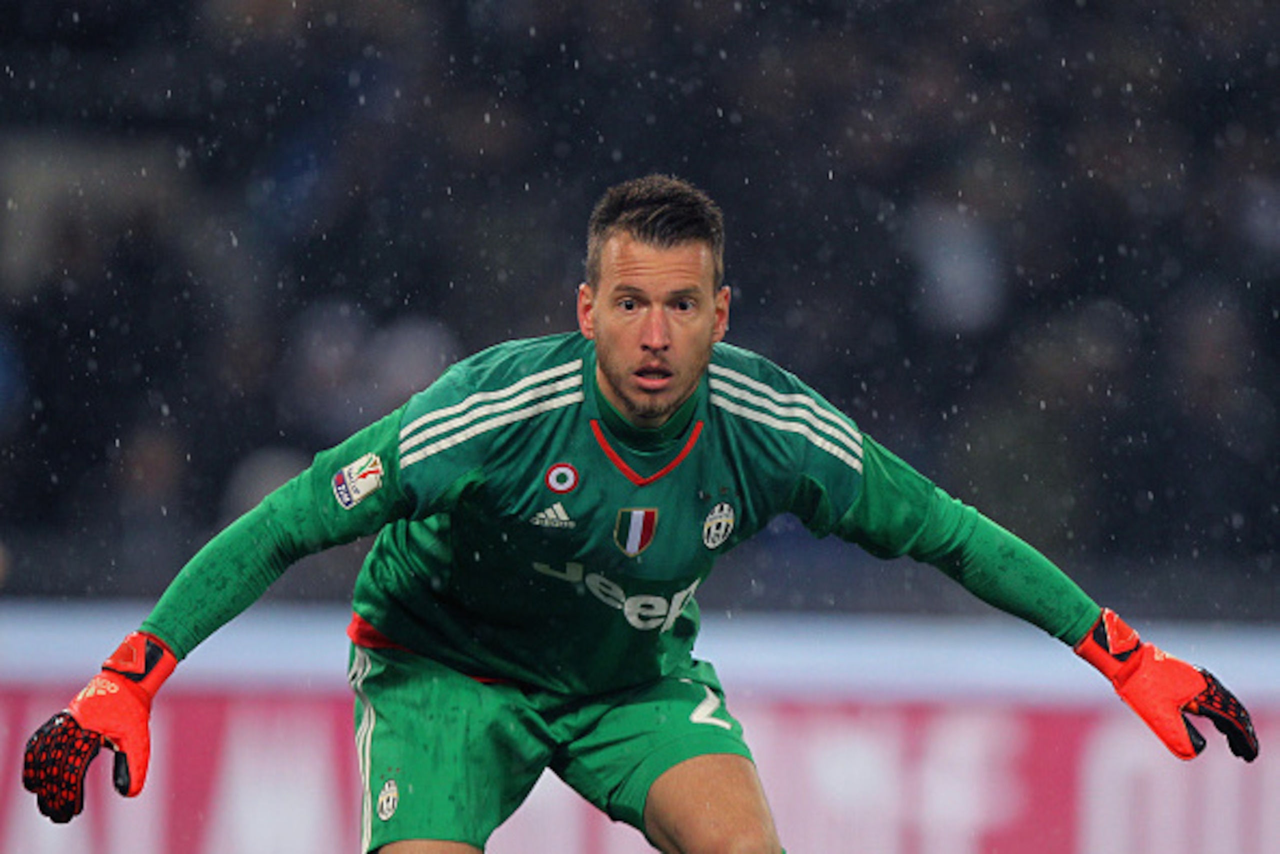 ROME, ITALY - JANUARY 20:  Juventus FC goalkeeper Norberto Murara Neto in action during the TIM Cup match between SS Lazio and Juventus FC at Stadio Olimpico on January 20, 2015 in Rome, Italy.  (Photo by Paolo Bruno/Getty Images)