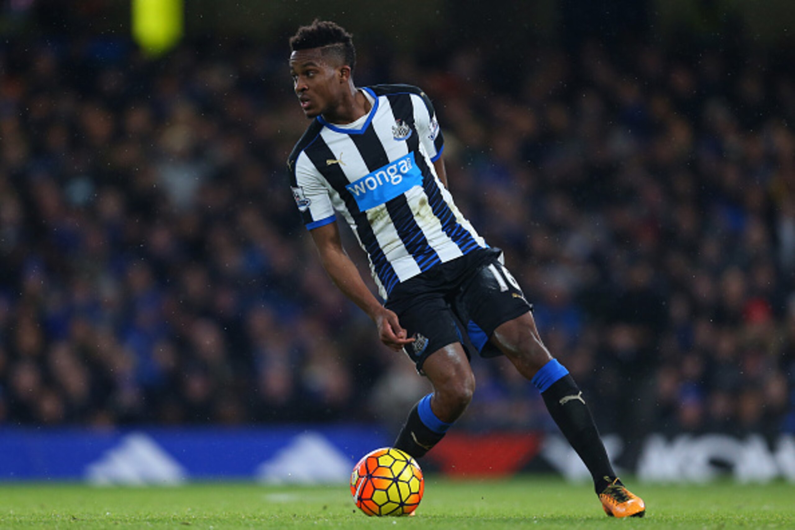 LONDON, ENGLAND - FEBRUARY 13 :  Rolando Aarons of Newcastle United during the Barclays Premier League match between Chelsea and Newcastle United at Stamford Bridge on February 13, 2016 in London, England.  (Photo by Catherine Ivill - AMA/Getty Images)