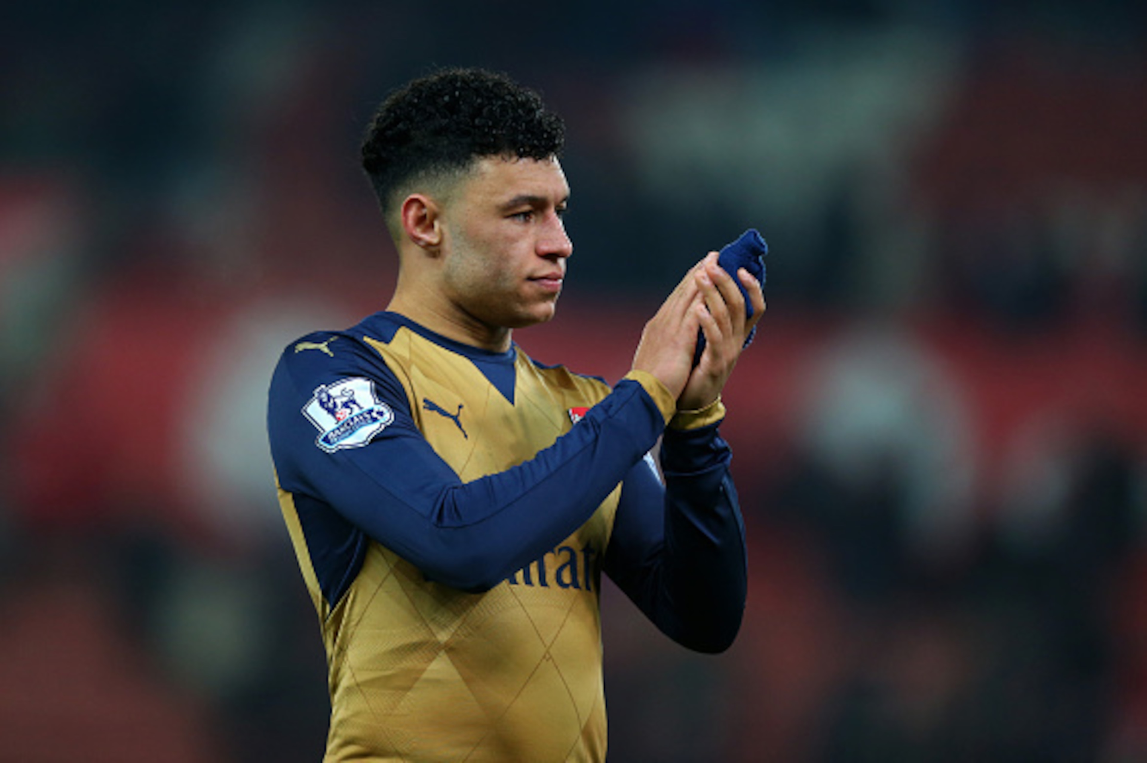 STOKE-ON-TRENT, ENGLAND - JANUARY 17: Alex Oxlade-Chamberlain of Arsenal during the Barclays Premier League match between Stoke City and Arsenal at the Britannia Stadium on January 17, 2016 in Stoke-on-Trent, England. (Photo by Catherine Ivill - AMA/Getty STOKE-ON-TRENT, ENGLAND - JANUARY 17: Alex Oxlade-Chamberlain of Arsenal during the Barclays Premier League match between Stoke City and Arsenal at the Britannia Stadium on January 17, 2016 in Stoke-on-Trent, England. (Photo by Catherine Ivill - AMA/Getty