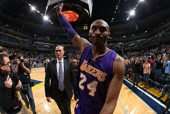 MEMPHIS, TN - FEBRUARY 24:  Kobe Bryant #24 of the Los Angeles Lakers waves to the fans after the game against the Memphis Grizzlies on February 24, 2016 at FedExForum in Memphis, Tennessee. NOTE TO USER: User expressly acknowledges and agrees that, by do