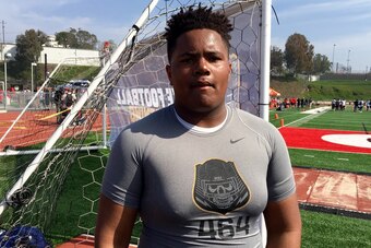 5-star OL Wyatt Davis plans to make Michigan a stop on his recruiting tour.