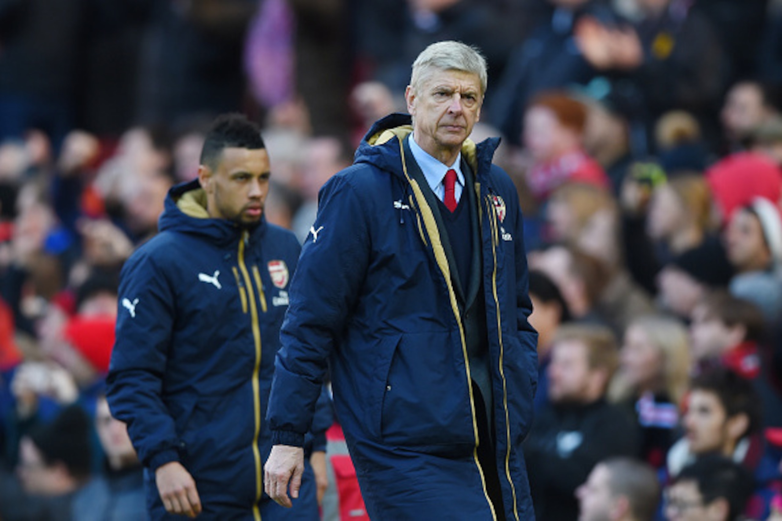 MANCHESTER, ENGLAND - FEBRUARY 28:  Arsene Wenger, Manager of Arsenal walks back to the dressing room after the Barclays Premier League match between Manchester United and Arsenal at Old Trafford on February 28, 2016 in Manchester, England.  (Photo by Sha