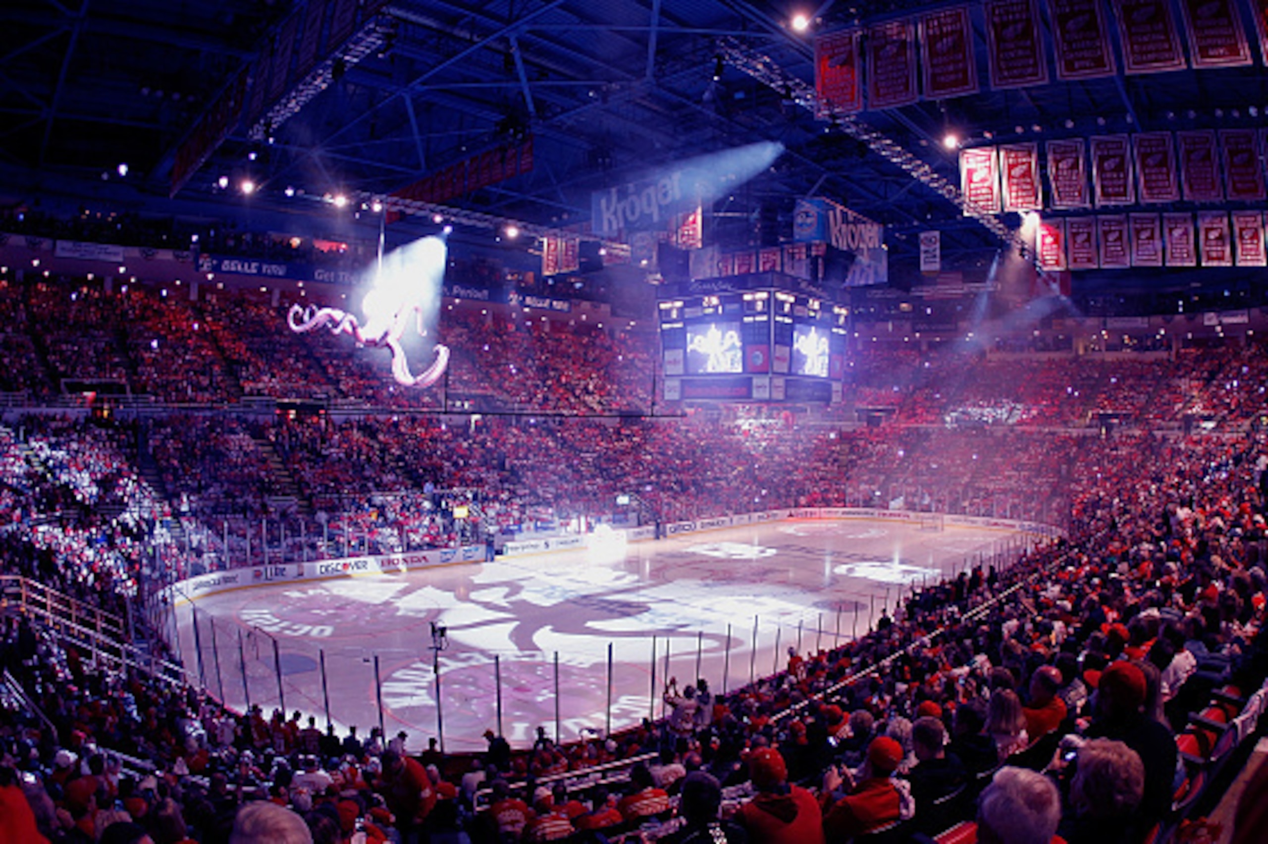 DETROIT, MI - APRIL 27:  Fans watch the pre game show prior to Game Six of the Eastern Conference Quarterfinals between the Tampa Bay Lightning and the Detroit Red Wings during the 2015 NHL Stanley Cup Playoffs at Joe Louis Arena on April 27, 2015 in Detr