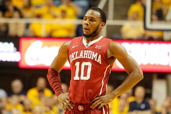 MORGANTOWN, WV - FEBRUARY 20:  Jordan Woodard #10 of the Oklahoma Sooners in action during the game against the West Virginia Mountaineers at the WVU Coliseum on February 20, 2016 in Morgantown, West Virginia.  (Photo by Justin K. Aller/Getty Images)