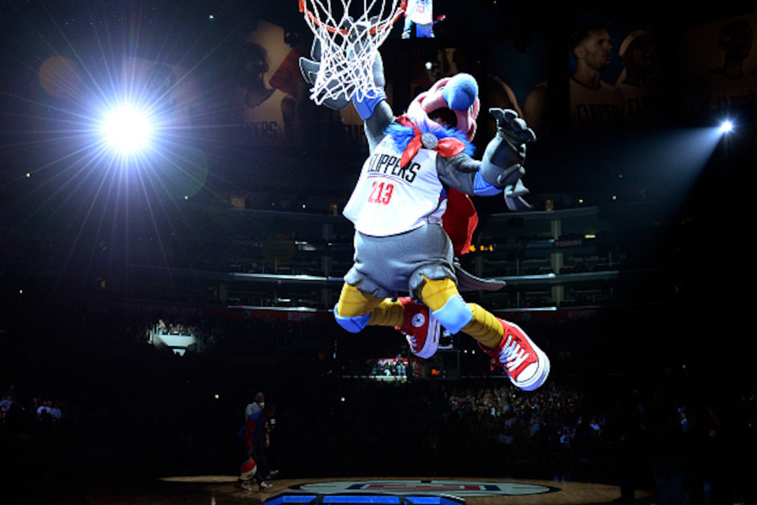 LOS ANGELES, CA - FEBRUARY 29: The new Los Angeles Clippers mascot, a California Condor named 'Chuck,' dunks a basketball after being introduced by Los Angeles Clippers owner Steve Ballmer during the basketball game against the Brooklyn Nets at Staples Ce