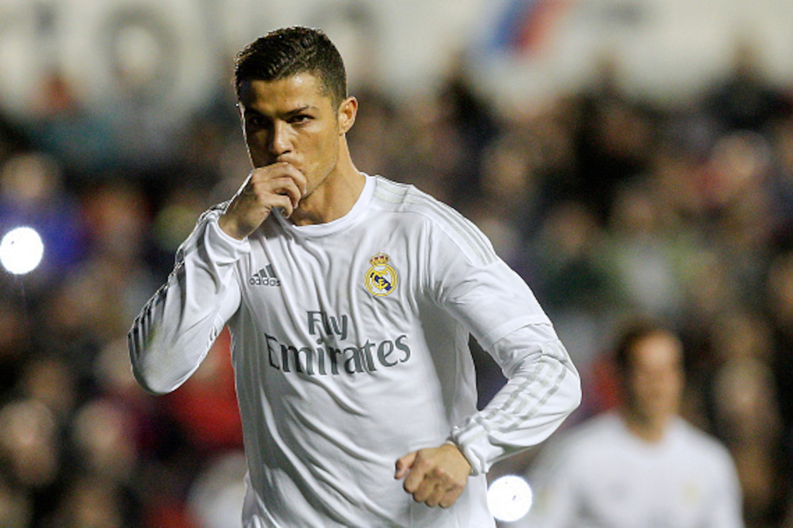 Real Madrid's Portuguese forward Cristiano Ronaldo celebrates a goal during the Spanish league football match Levante UD vs Real Madrid CF at the Ciutat de Valencia stadium in Valencia on March 2, 2016. / AFP / Jose Jordan        (Photo credit should read
