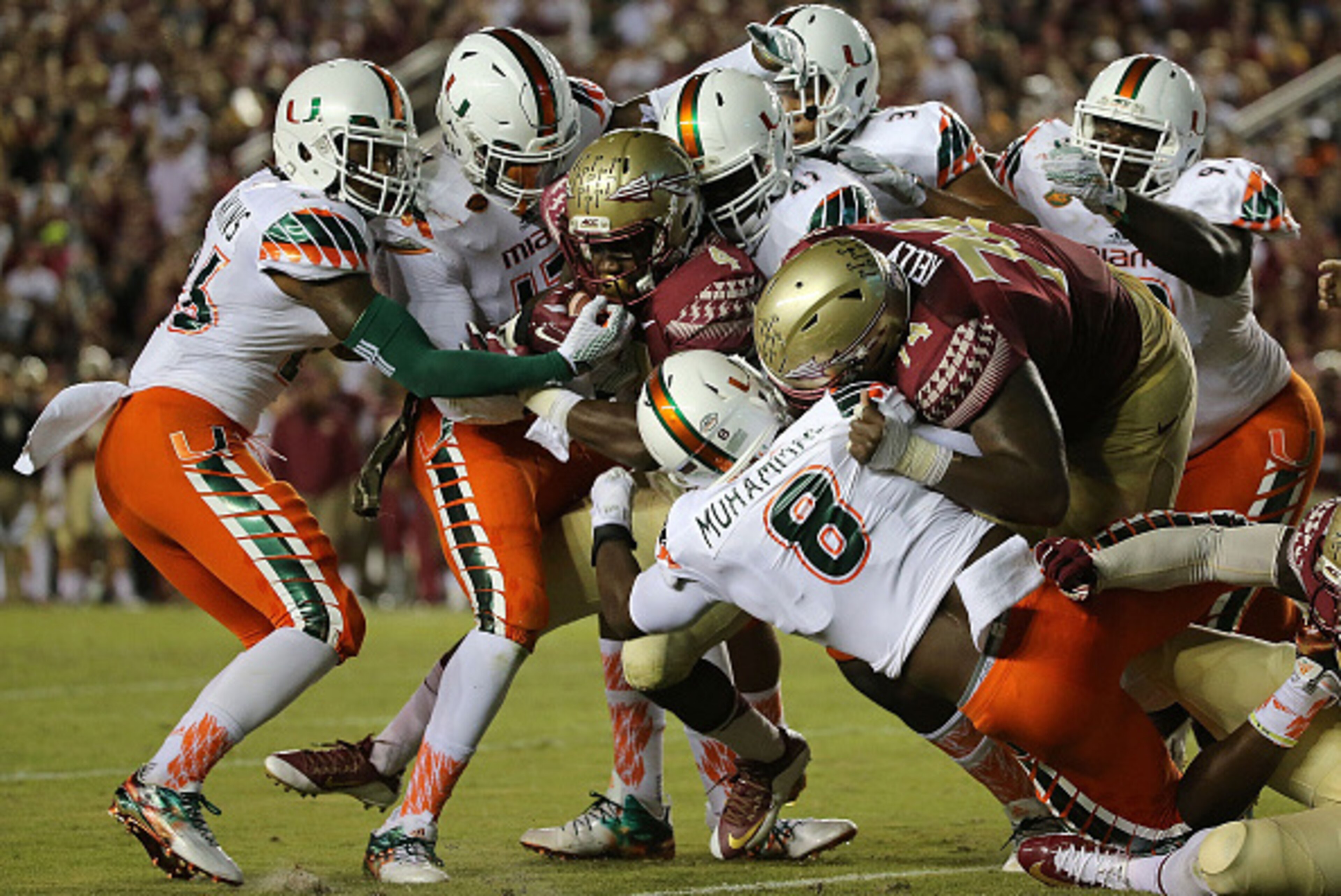 TALLAHASSEE, FL - OCTOBER 10:  Dalvin Cook #4 of the Florida State Seminoles rushes during a game against the Miami Hurricanes at Doak Campbell Stadium on October 10, 2015 in Tallahassee, Florida.  (Photo by Mike Ehrmann/Getty Images)