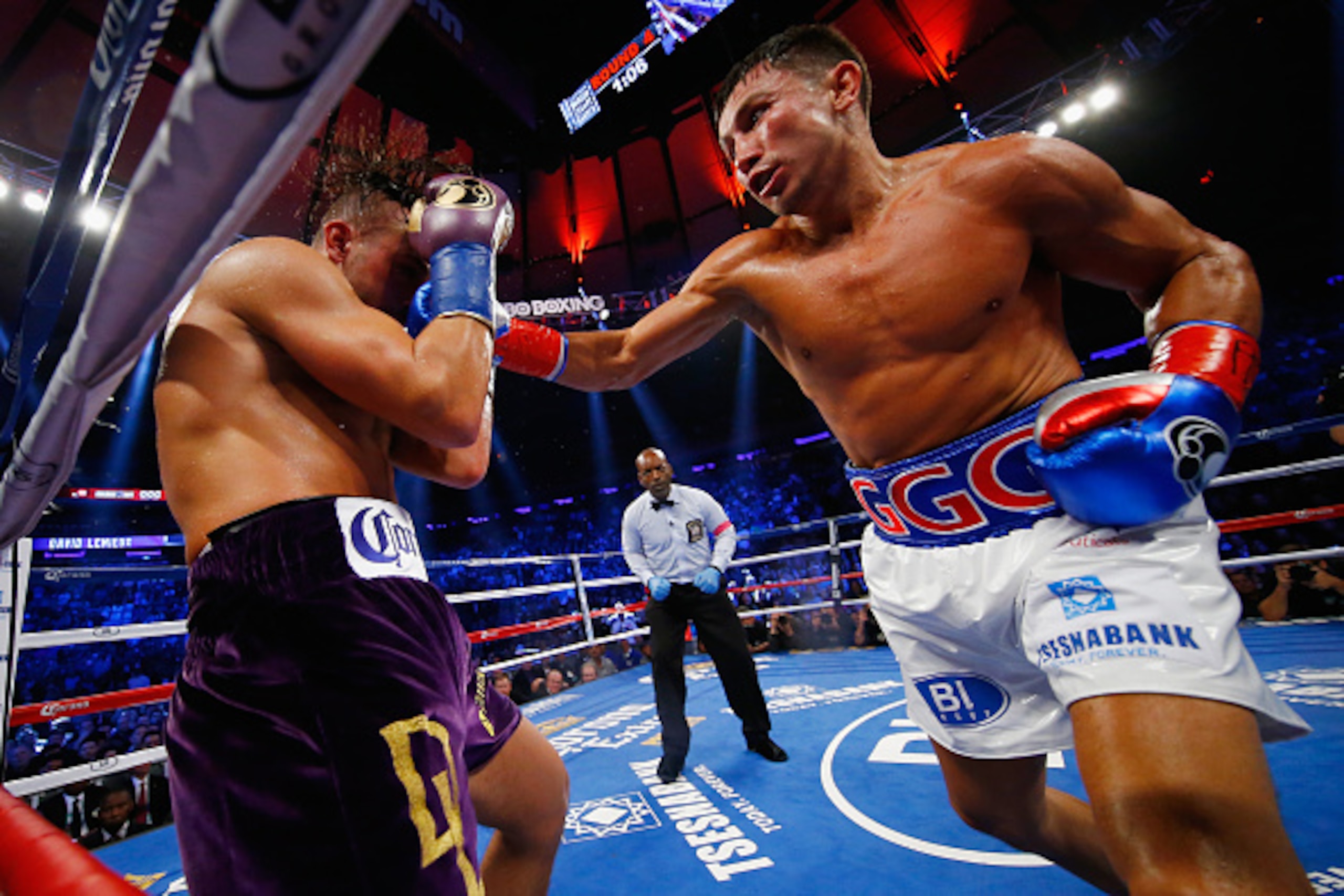 NEW YORK, NY - OCTOBER 17:  Gennady Golovkin punches David Lemieux during their WBA/WBC interim/IBF middleweight title unification bout at Madison Square Garden on October 17, 2015 in New York City.  (Photo by Al Bello/Getty Images)