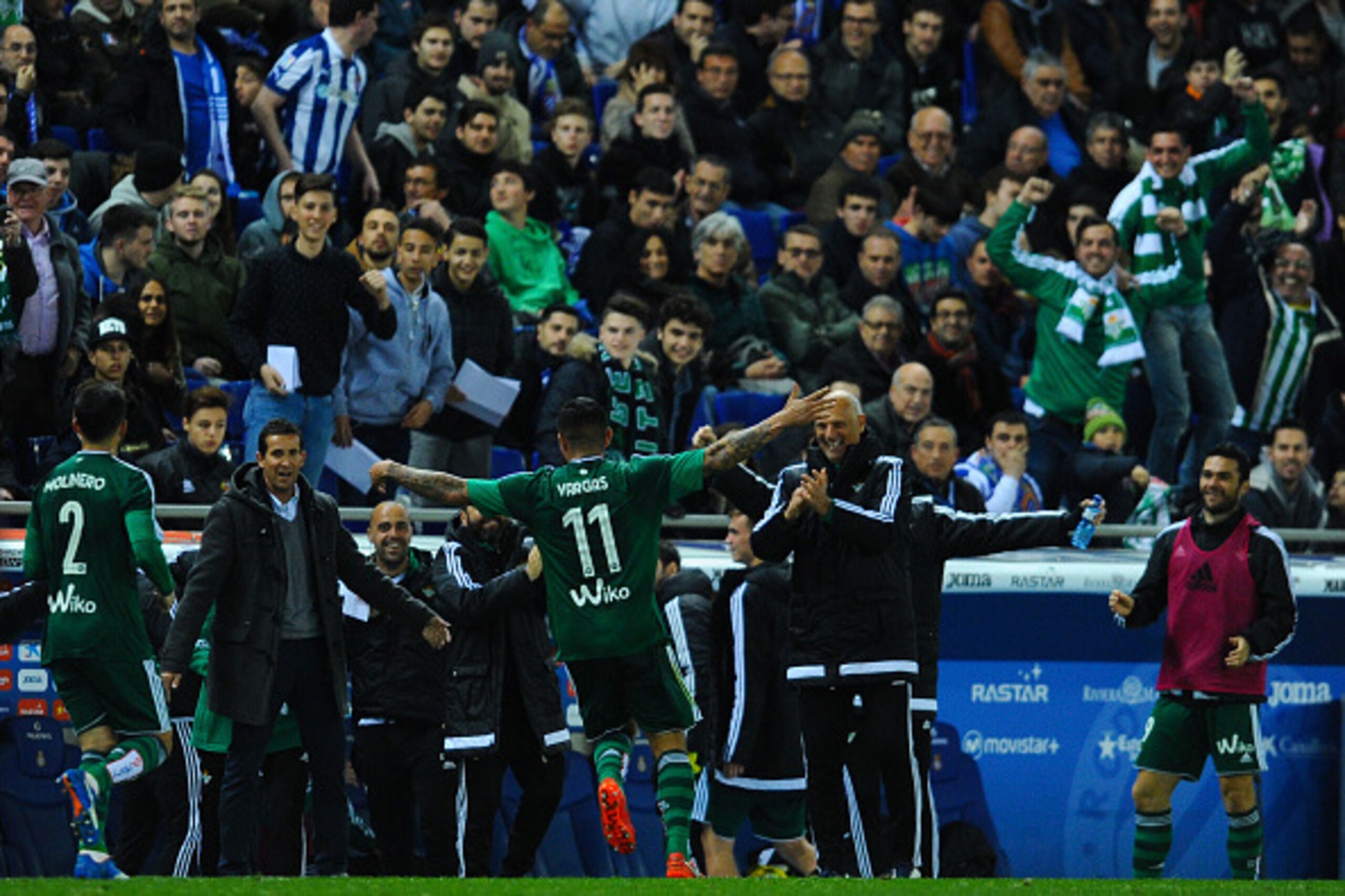 BARCELONA, SPAIN - MARCH 03:  Juan Vargas of Real Betis Balompie celebrates with his team mates after scoring his team's third goal the La Liga match between Real CD Espanyol and Real Betis Balompie at Cornella-El Prat Stadium on March 3, 2016 in Barcelon