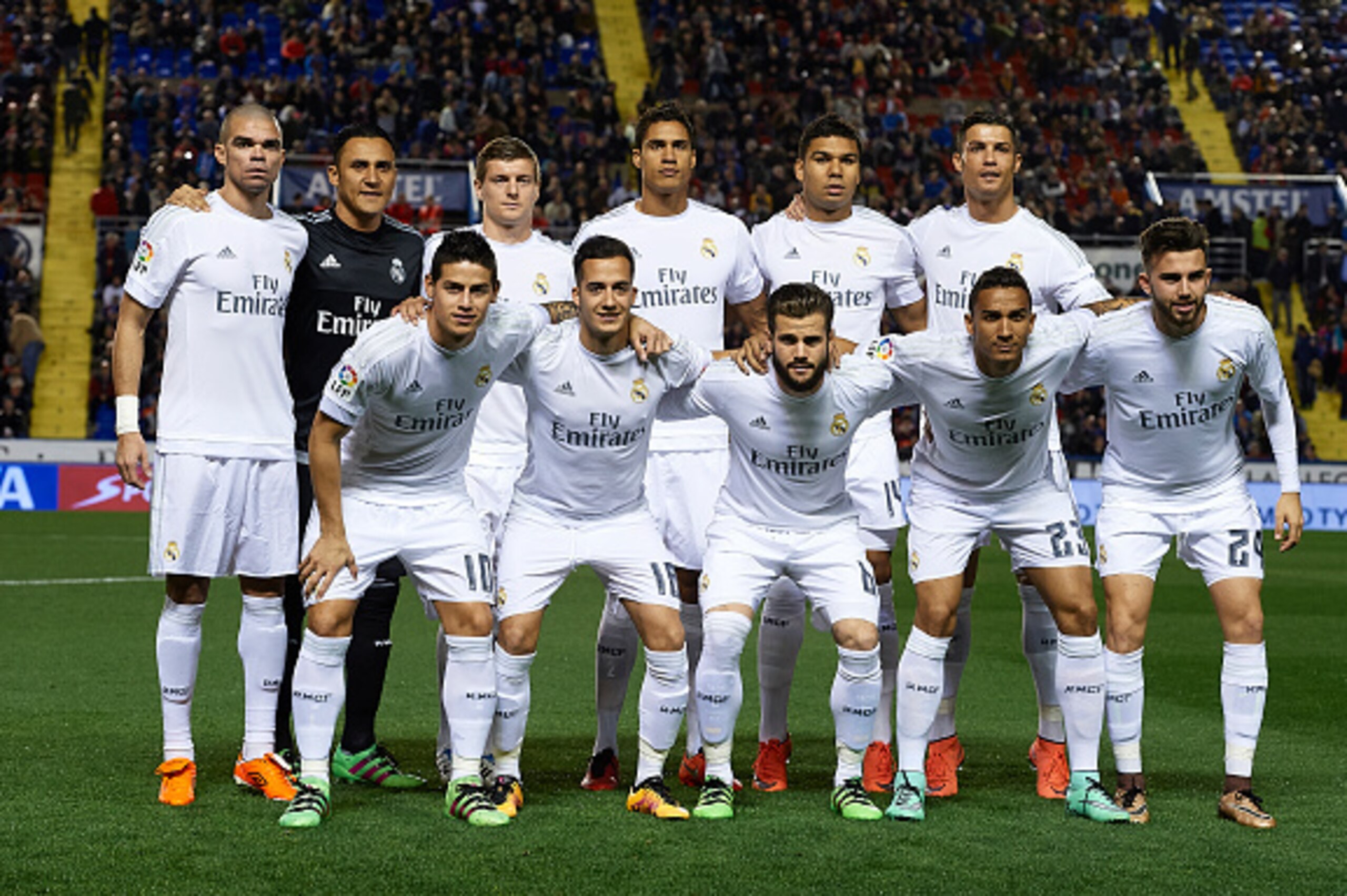 VALENCIA, SPAIN - MARCH 02:  The Real Madrid CF team pose during the La Liga match between Levante UD and Real Madrid at Ciutat de Valencia on March 02, 2016 in Valencia, Spain.  (Photo by Manuel Queimadelos Alonso/Getty Images)