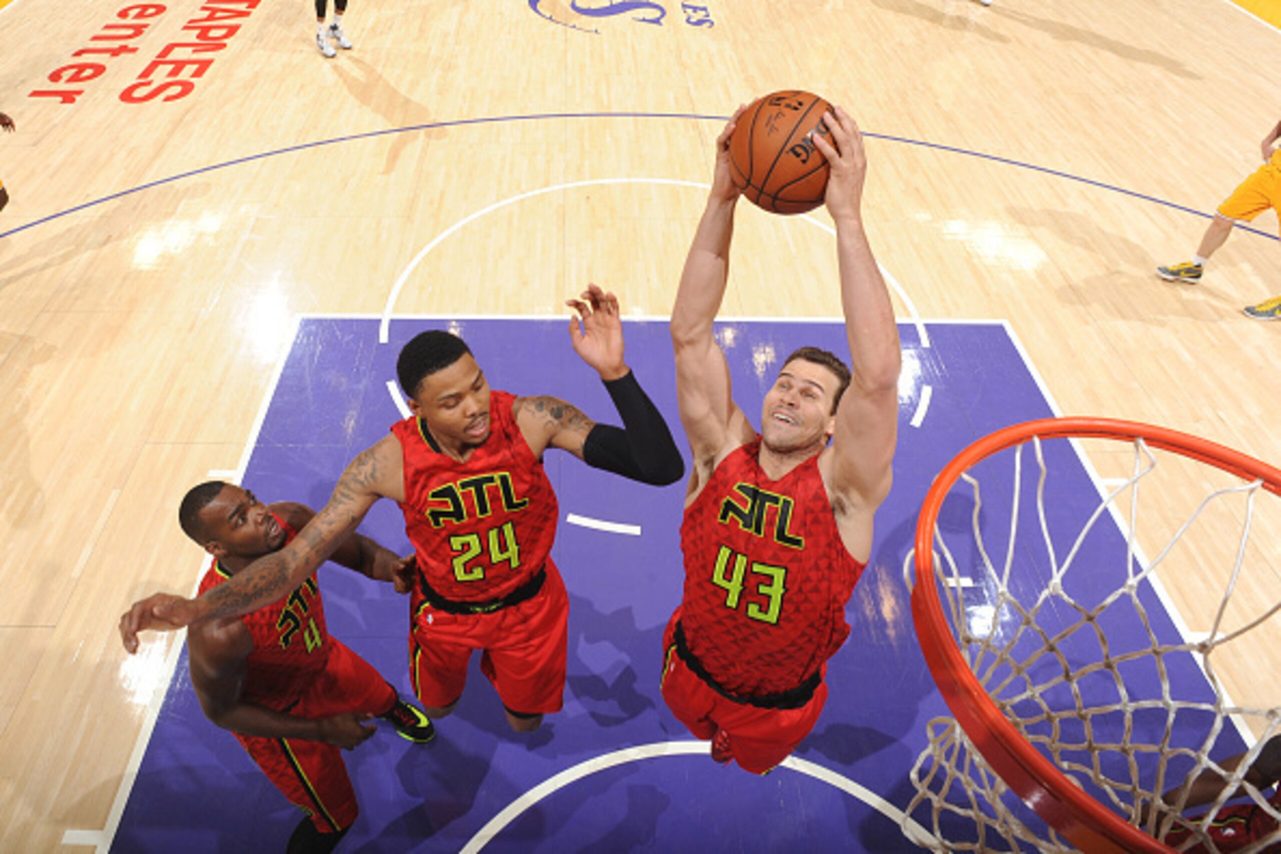 LOS ANGELES, CA - MARCH 4: Kris Humphries #43 of the Atlanta Hawks grabs the rebound against the Los Angeles Lakers on March 4, 2016 at STAPLES Center in Los Angeles, California. NOTE TO USER: User expressly acknowledges and agrees that, by downloading an