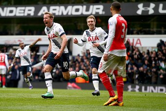 LONDON, ENGLAND - MARCH 05:  Harry Kane of Tottenham Hotspur celebrates his goal during the Barclays Premier League match between Tottenham Hotspur and Arsenal at White Hart Lane on March 5, 2016 in London, England.  (Photo by Clive Rose/Getty Images)