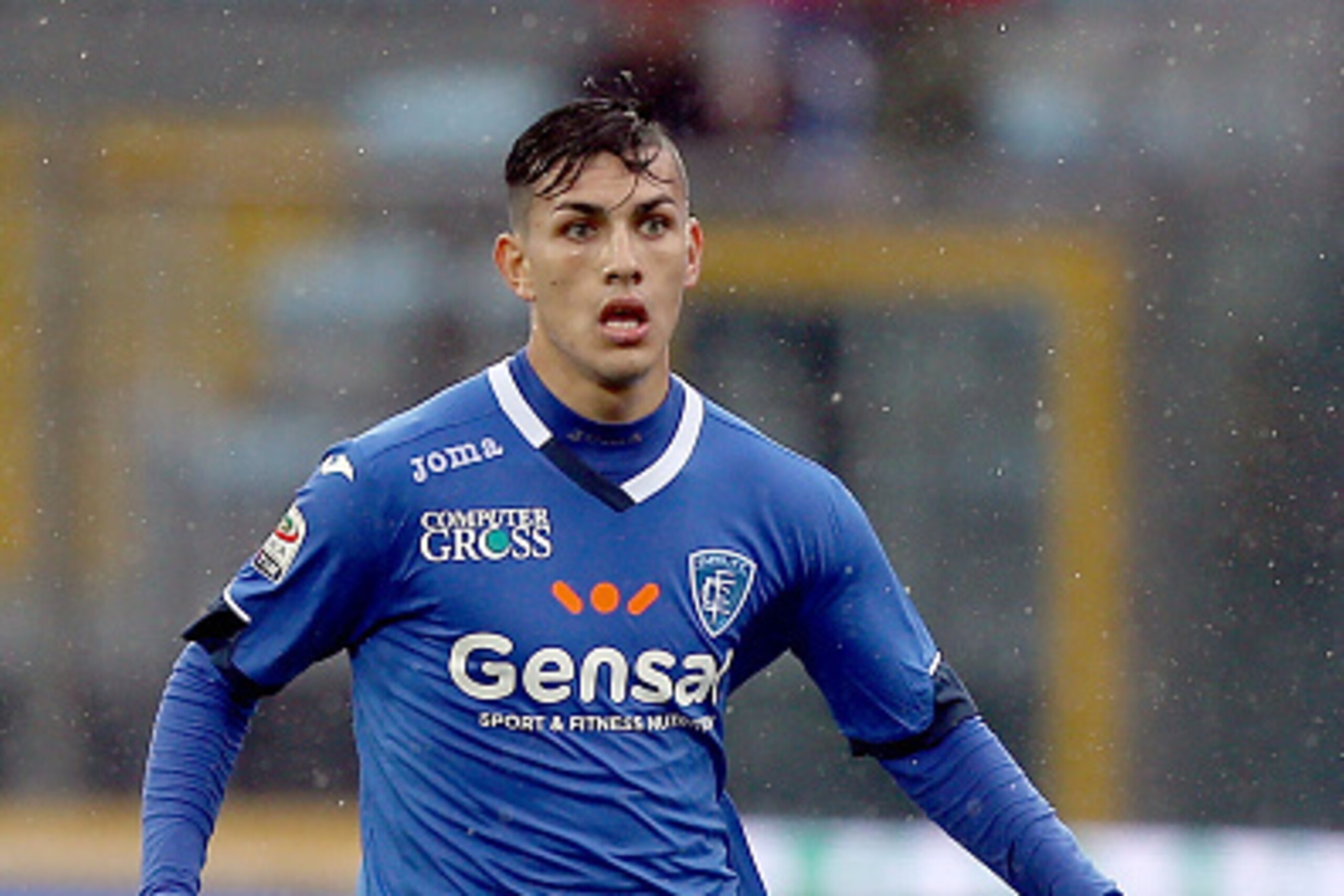 EMPOLI, ITALY - FEBRUARY 13: Leandro Paredes of Empoli FC in action during the Serie A match between Empoli FC and Frosinone Calcio at Stadio Carlo Castellani on February 13, 2016 in Empoli, Italy.  (Photo by Gabriele Maltinti/Getty Images)