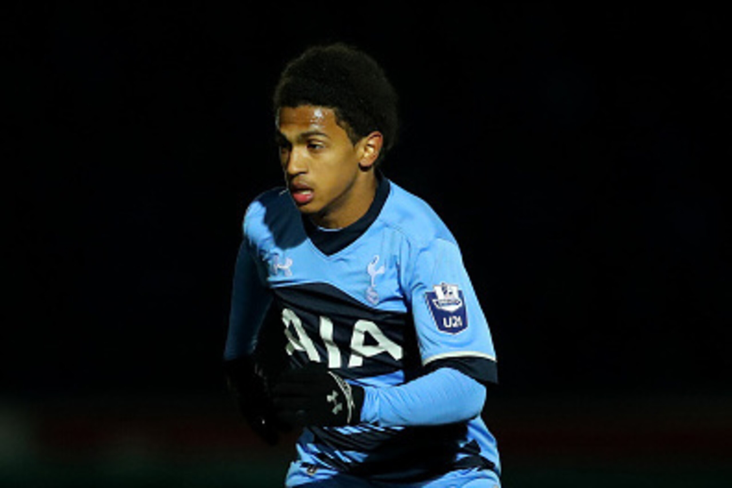 HIGH WYCOMBE, ENGLAND - MARCH 03:  Marcus Edwards of Spurs in action during the Barclays U21 Premier League match between Reading U21 and Tottenham Hotspur U21 at Adams Park on March 3, 2016 in High Wycombe, England.  (Photo by Richard Heathcote/Getty Ima