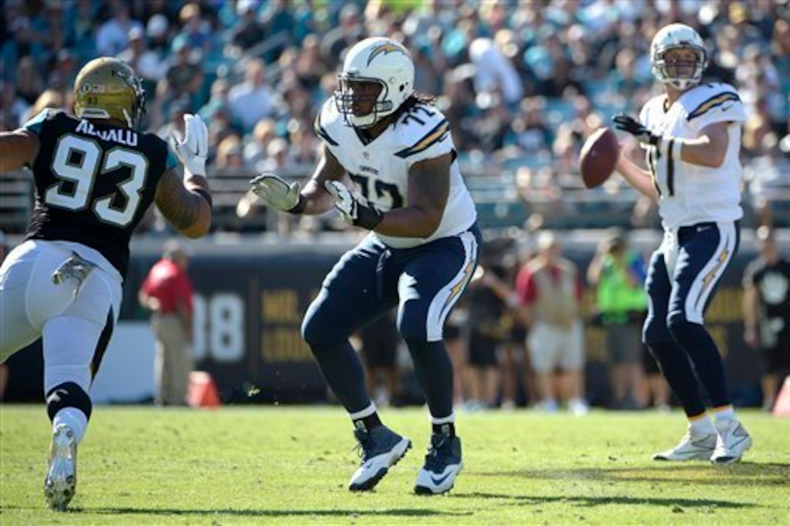 Chargers right tackle Joe Barksdale.
