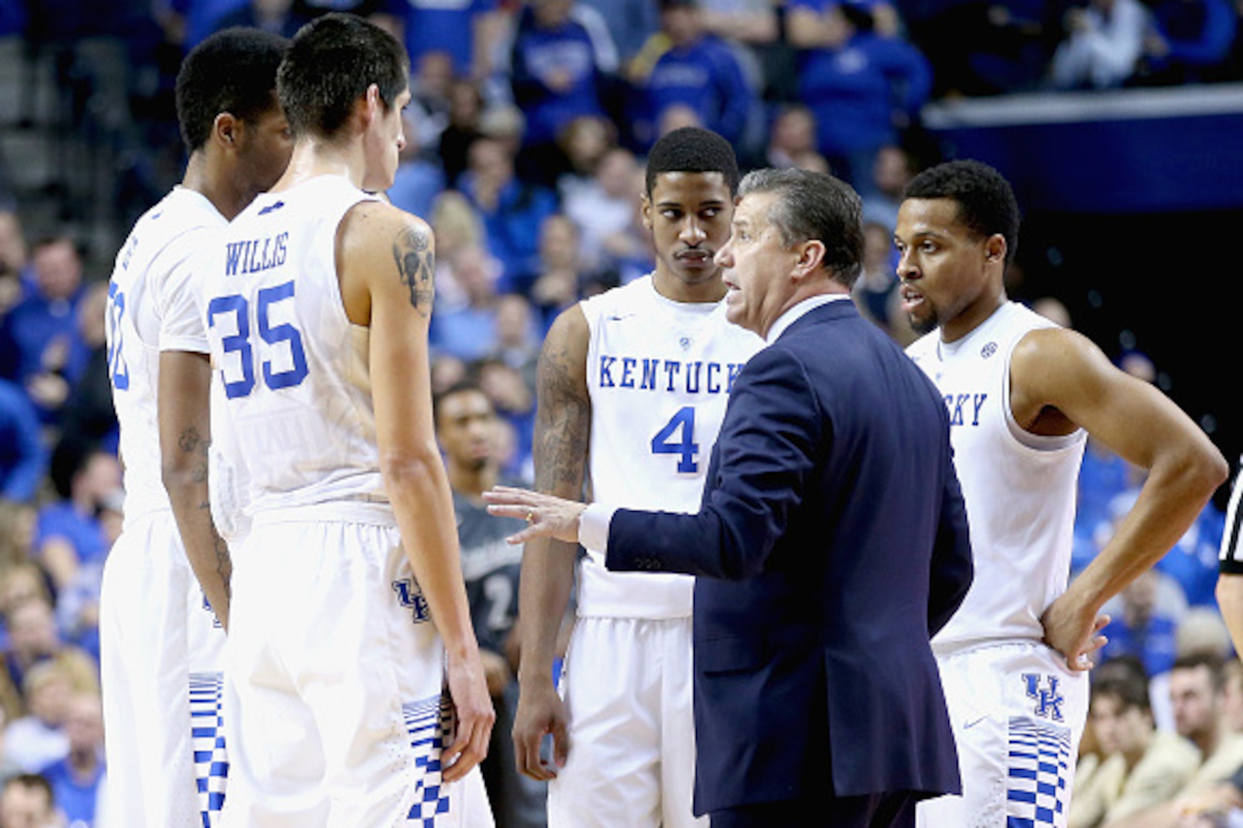 LEXINGTON, KY - JANUARY 23:  John Calipari the head coach of the Kentucky Wildcats gives instructions to his team against the Vanderbilt Commodores at Rupp Arena on January 23, 2016 in Lexington, Kentucky.  (Photo by Andy Lyons/Getty Images)