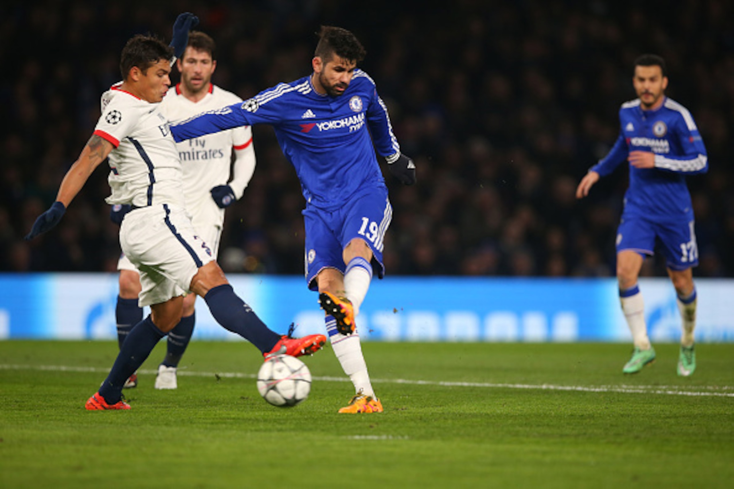LONDON, ENGLAND - MARCH 09:  Diego Costa of Chelsea scores the opening goal during the UEFA Champions League Round of 16 Second Leg match between Chelsea and Paris Saint-Germain at Stamford Bridge on March 09, 2016 in London, England. (Photo by Ian MacNic