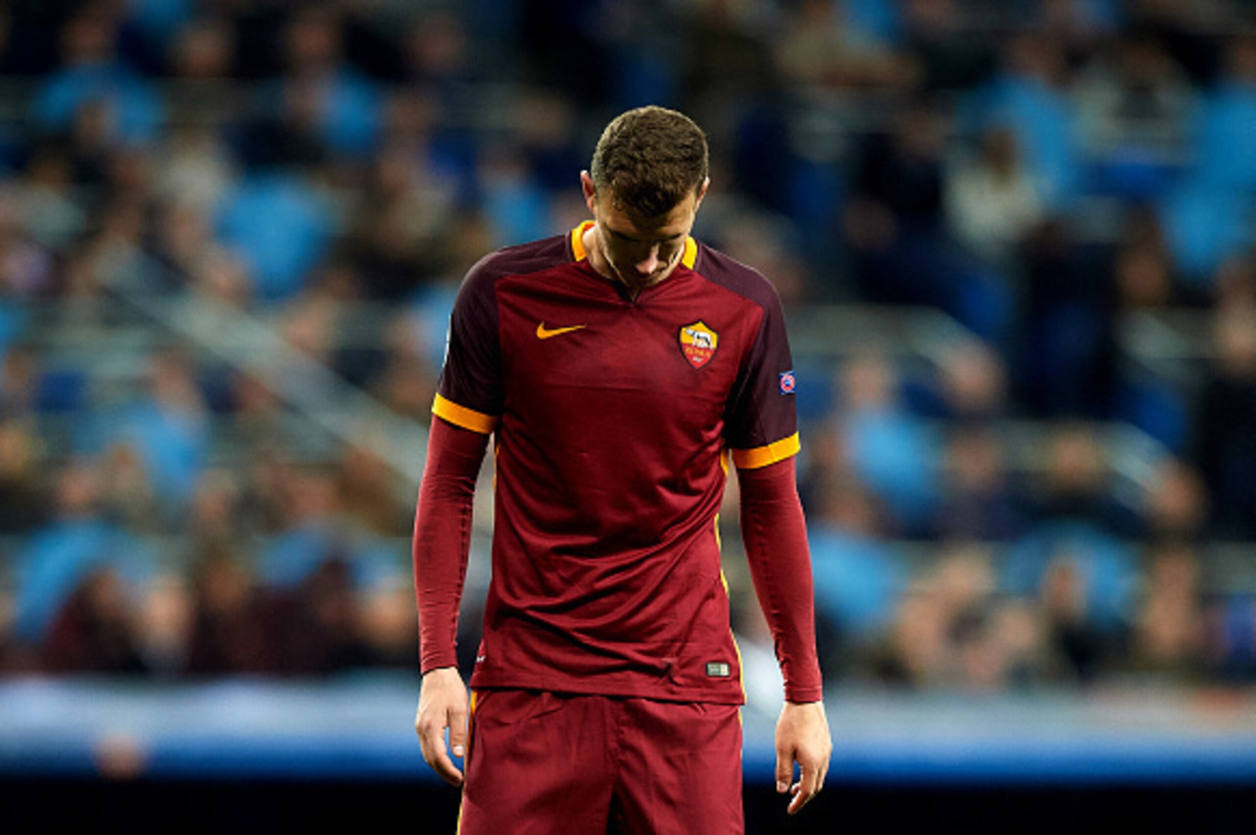 MADRID, SPAIN - MARCH 08: Edin Dzeko of Roma reacts during the UEFA Champions League Round of 16 Second Leg match between Real Madrid CF and AS Roma at Estadio Santiago Bernabeu on March 8, 2016 in Madrid, Spain. (Photo by Manuel Queimadelos Alonso/Gett MADRID, SPAIN - MARCH 08: Edin Dzeko of Roma reacts during the UEFA Champions League Round of 16 Second Leg match between Real Madrid CF and AS Roma at Estadio Santiago Bernabeu on March 8, 2016 in Madrid, Spain. (Photo by Manuel Queimadelos Alonso/Gett