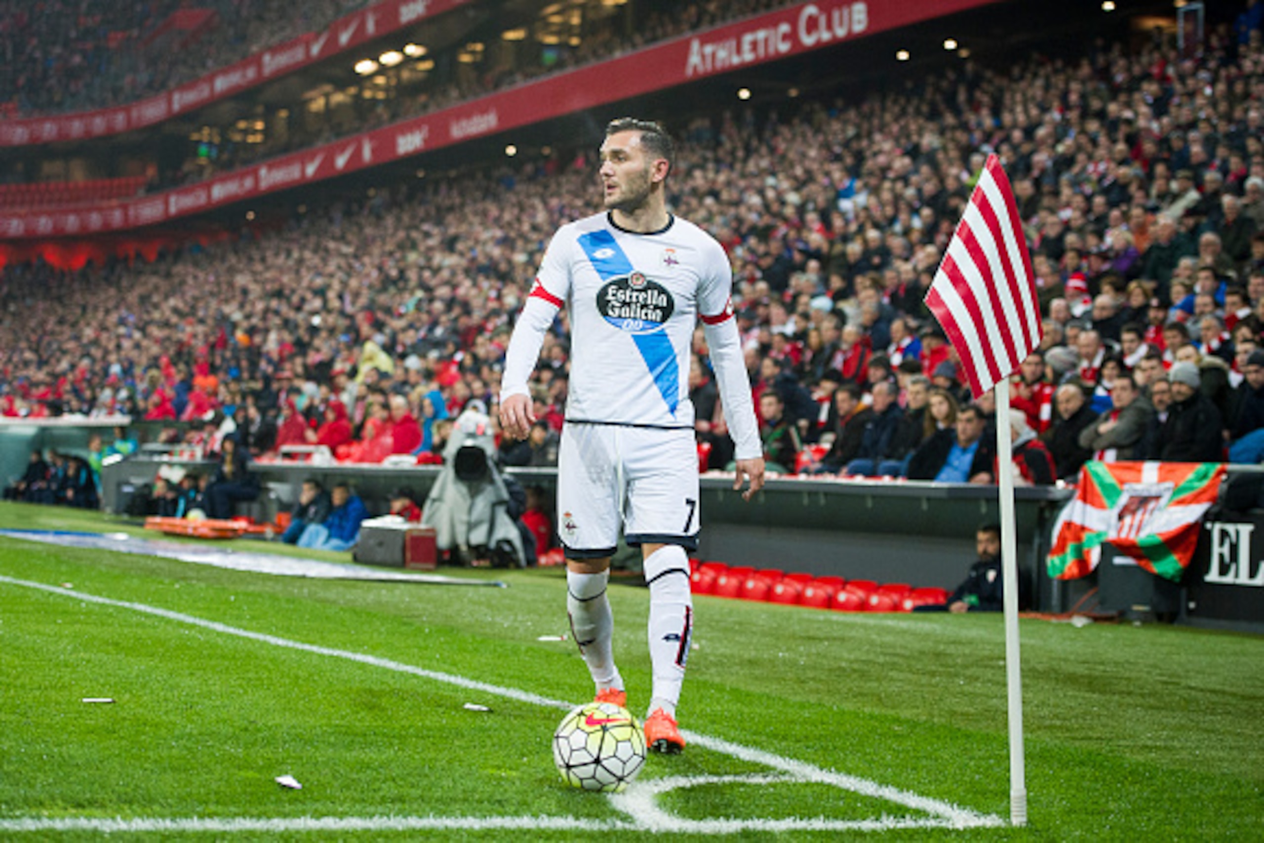 BILBAO, SPAIN - MARCH 02:  Lucas Perez of Deportivo La Coruna reacts during the La Liga match between Athletic Club Bilbao and RC Deportivo La Coruna at San Mames Stadium on March 2, 2016 in Bilbao, Spain.  (Photo by Juan Manuel Serrano Arce/Getty Images)