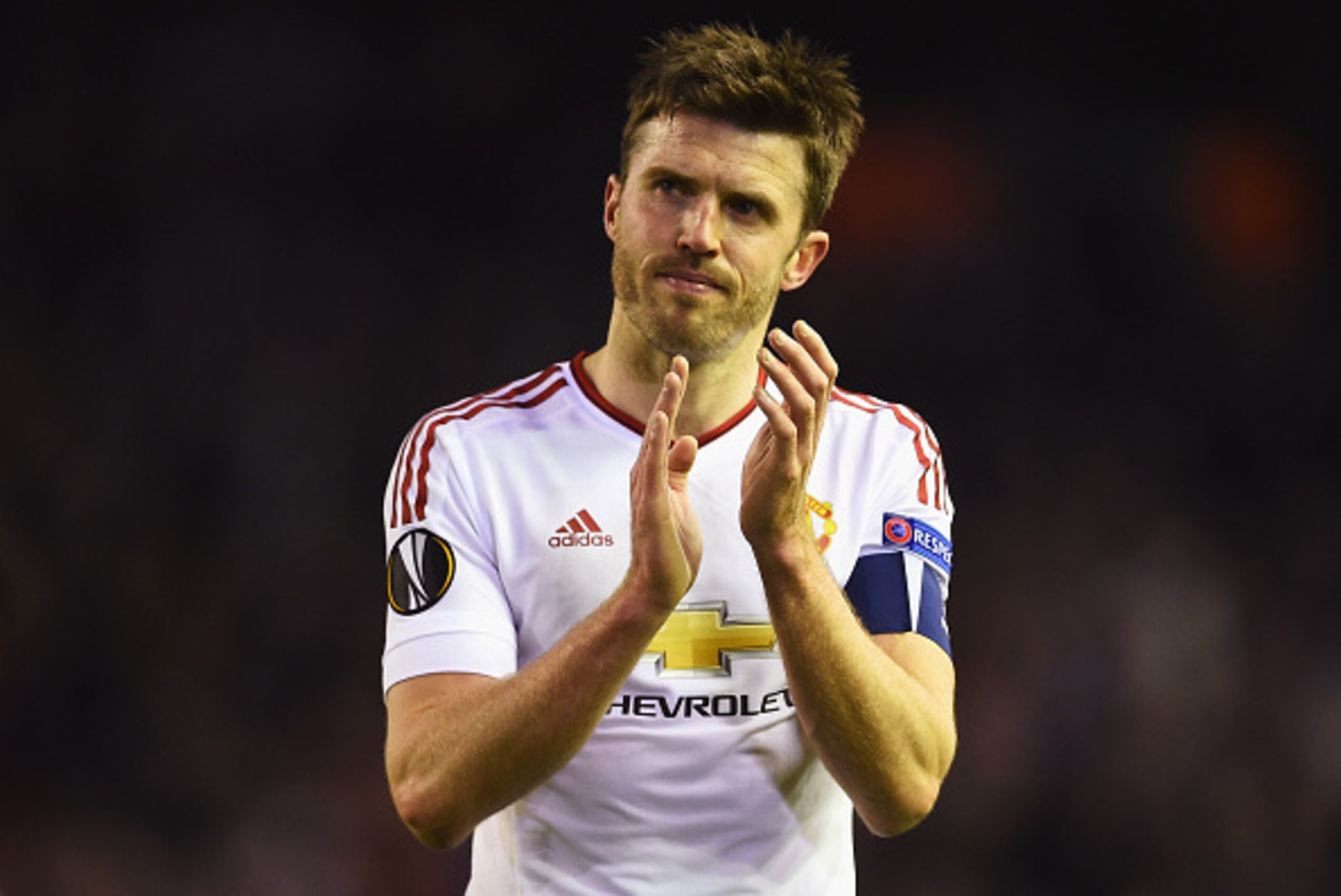 LIVERPOOL, ENGLAND - MARCH 10:  Michael Carrick of Manchester United applauds the crowd after the UEFA Europa League Round of 16 first leg match between Liverpool and Manchester United at Anfield on March 10, 2016 in Liverpool, United Kingdom.  (Photo by 