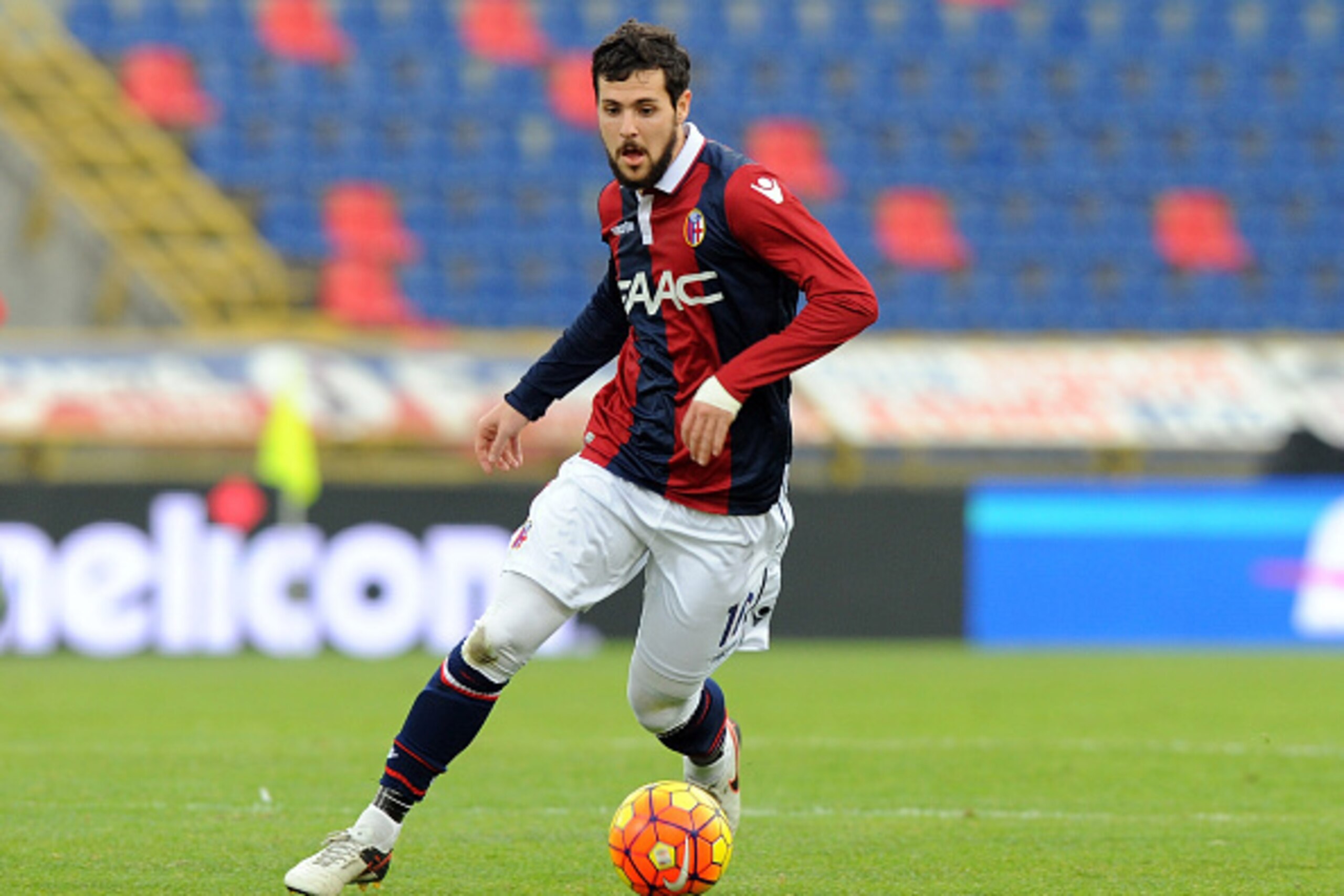 BOLOGNA, ITALY - JANUARY 10: Mattia Destro # 10 of Bologna FC in action  during the Serie A match between Bologna FC and AC Chievo Verona at Stadio Renato Dall'Ara on January 10, 2016 in Bologna, Italy.  (Photo by Mario Carlini / Iguana Press/Getty Images