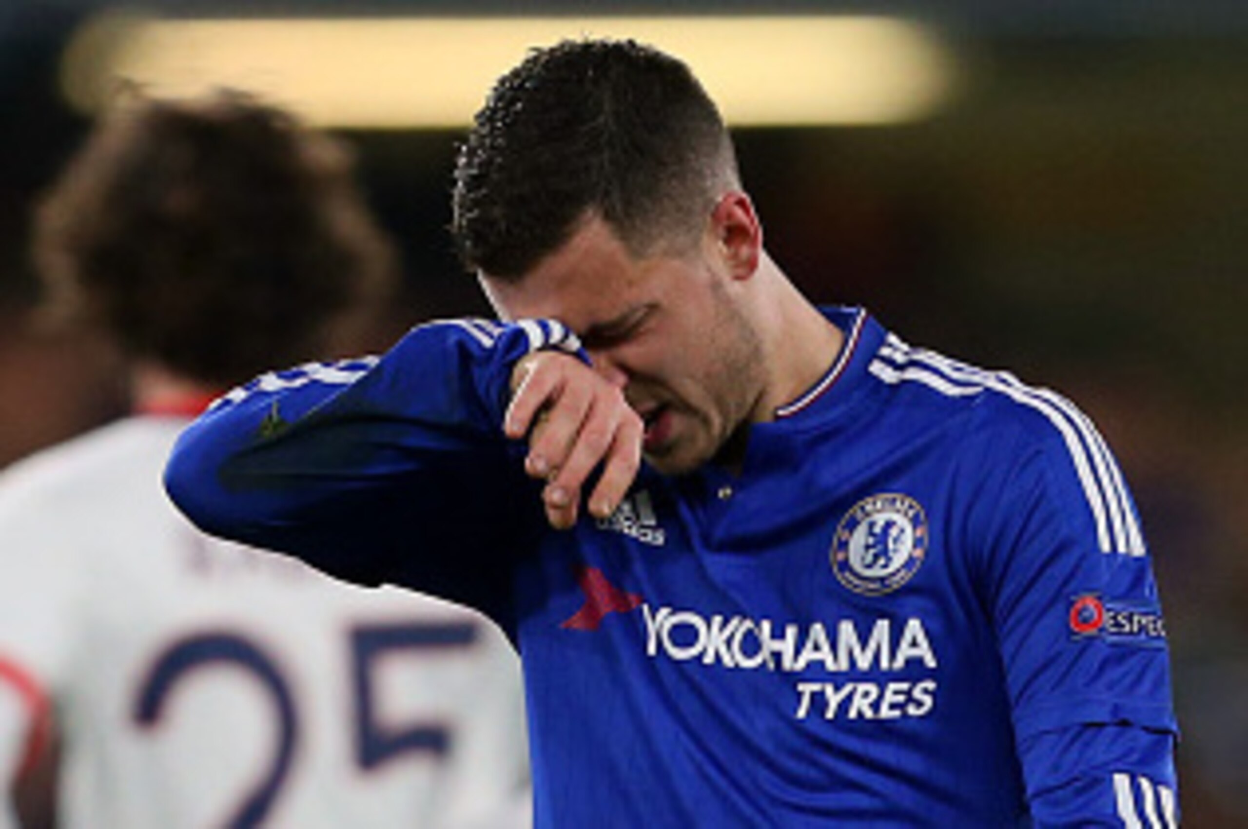 LONDON, ENGLAND - MARCH 09:  A dejected looking Eden Hazard of Chelsea during the UEFA Champions League match between Chelsea and Paris Saint-Germain at Stamford Bridge on March 9, 2016 in London, United Kingdom.  (Photo by Catherine Ivill - AMA/Getty Ima