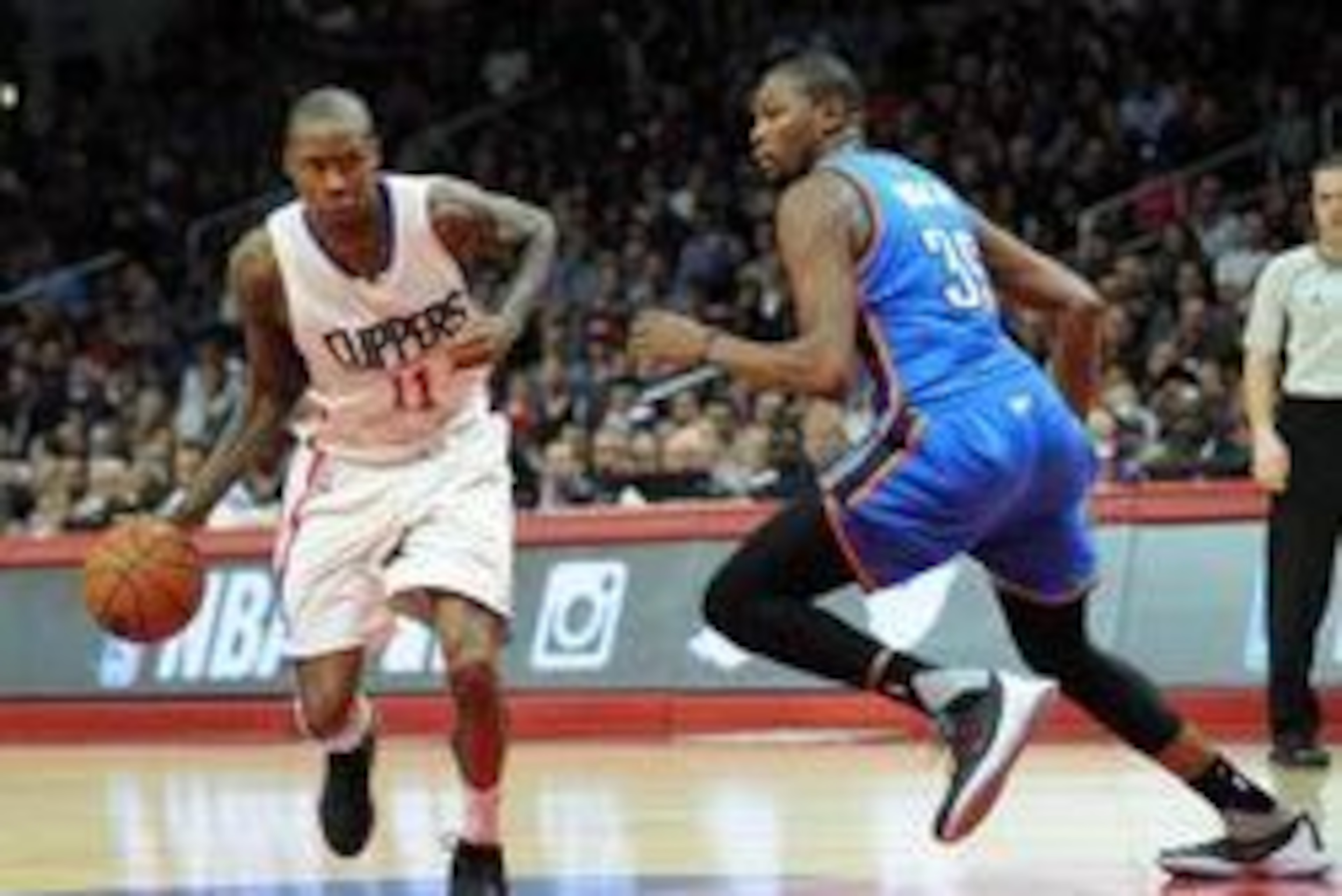 March 2, 2016; Los Angeles, CA, USA; Los Angeles Clippers guard Jamal Crawford (11) moves to the basket against Oklahoma City Thunder forward Kevin Durant (35) during the second half at Staples Center. Mandatory Credit: Gary A. Vasquez-USA TODAY Sports March 2, 2016; Los Angeles, CA, USA; Los Angeles Clippers guard Jamal Crawford (11) moves to the basket against Oklahoma City Thunder forward Kevin Durant (35) during the second half at Staples Center. Mandatory Credit: Gary A. Vasquez-USA TODAY Sports