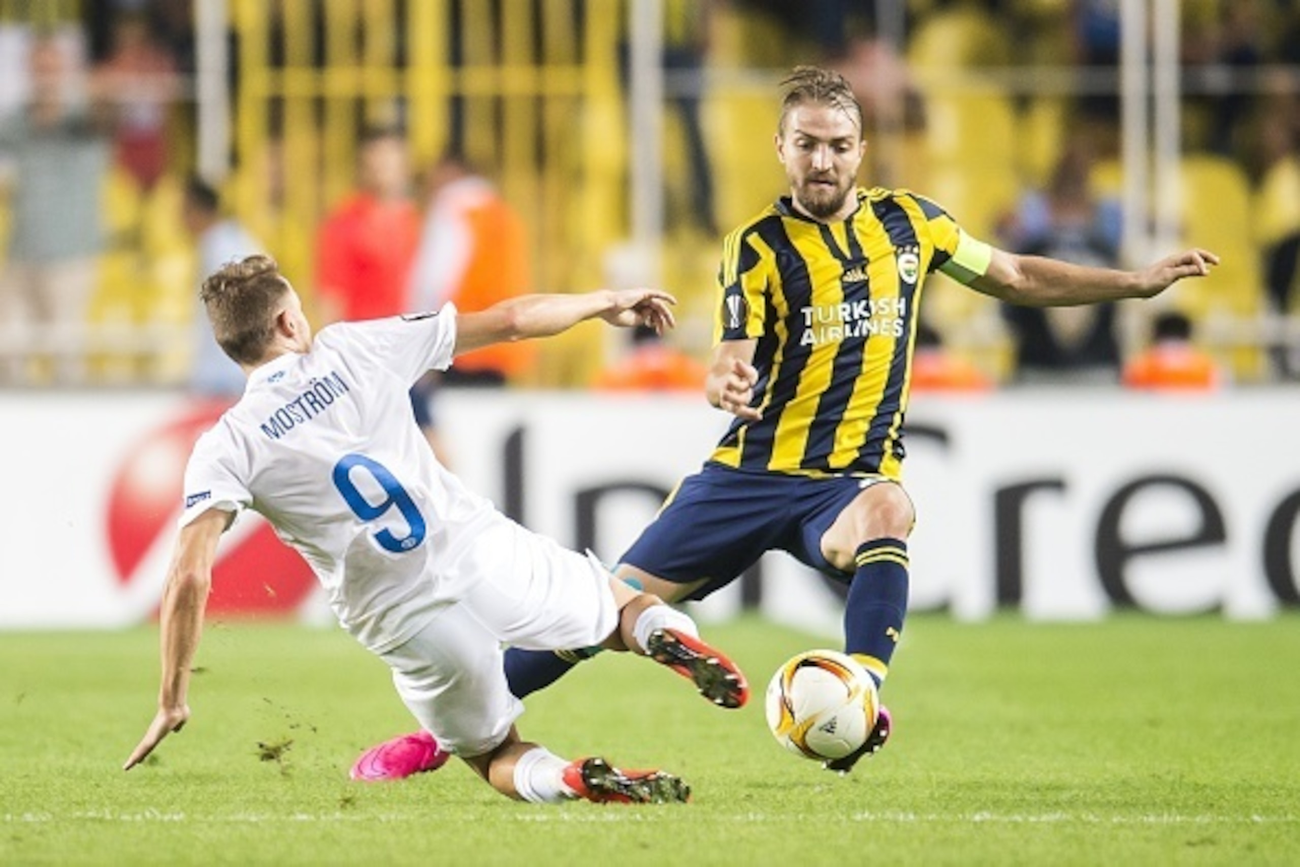 (L-R) Mattias Mostrom of Molde FK, Caner Erkin of Fenerbahce during the UEFA Europa League match between Fenerbahce SK v Molde FK on September 17, 2015 at the Sukru Saracoglu stadium in Istanbul, Turkey.(Photo by VI Images via Getty Images)